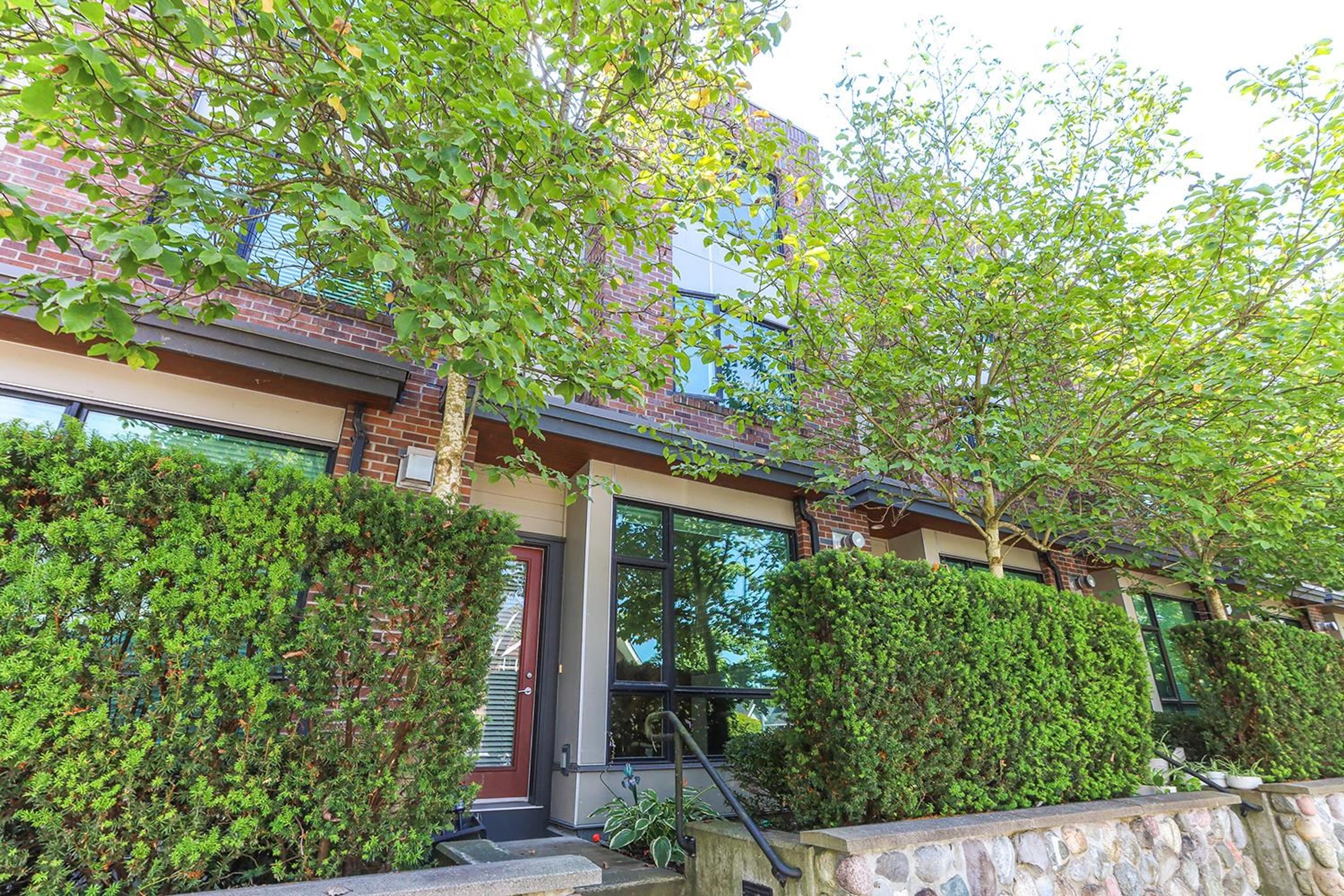 230 Salter Street, New Westminster - Exteriors - Full Complex View - Photo 5