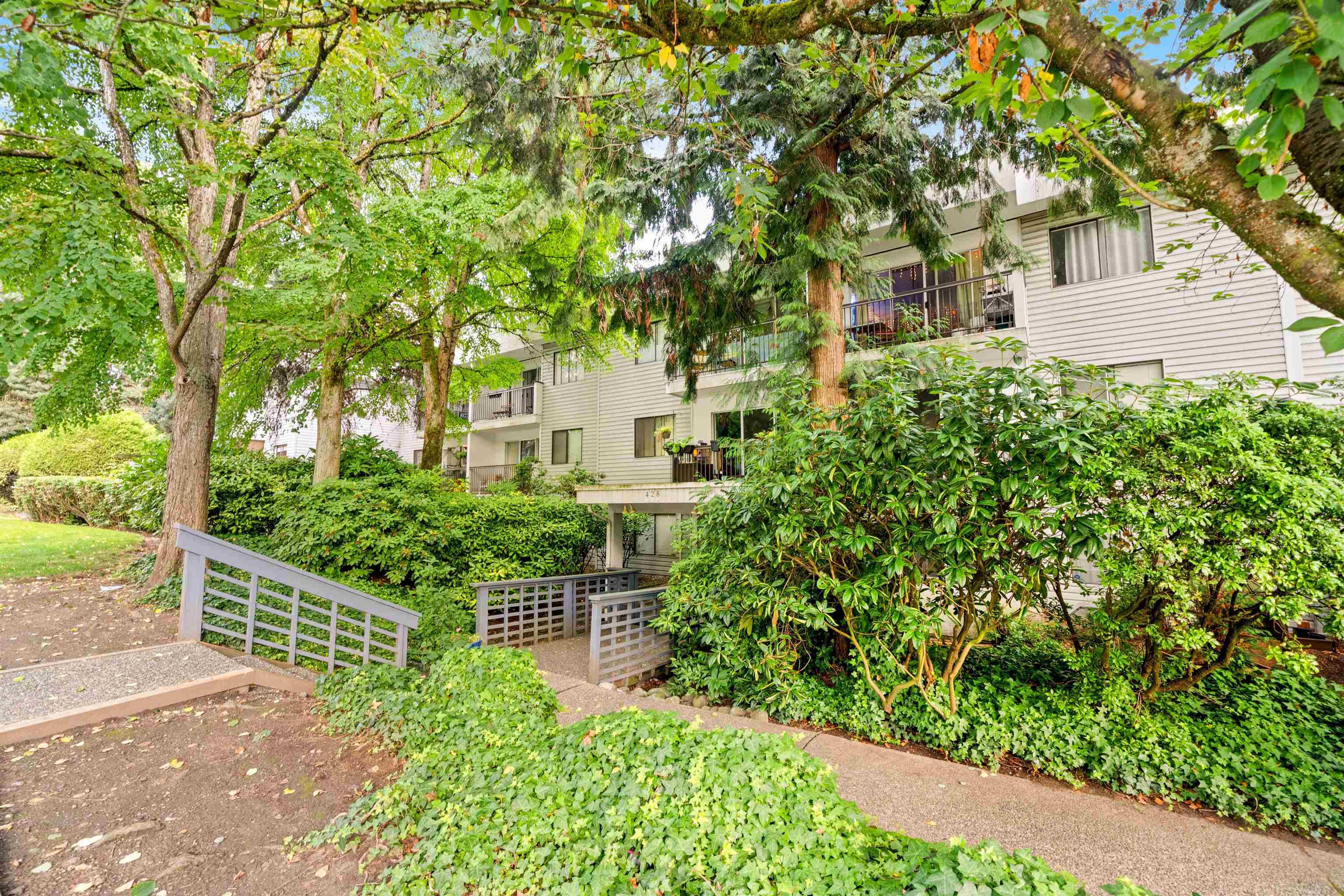 428 Agnes Street, New Westminster - Exteriors - Photo 2