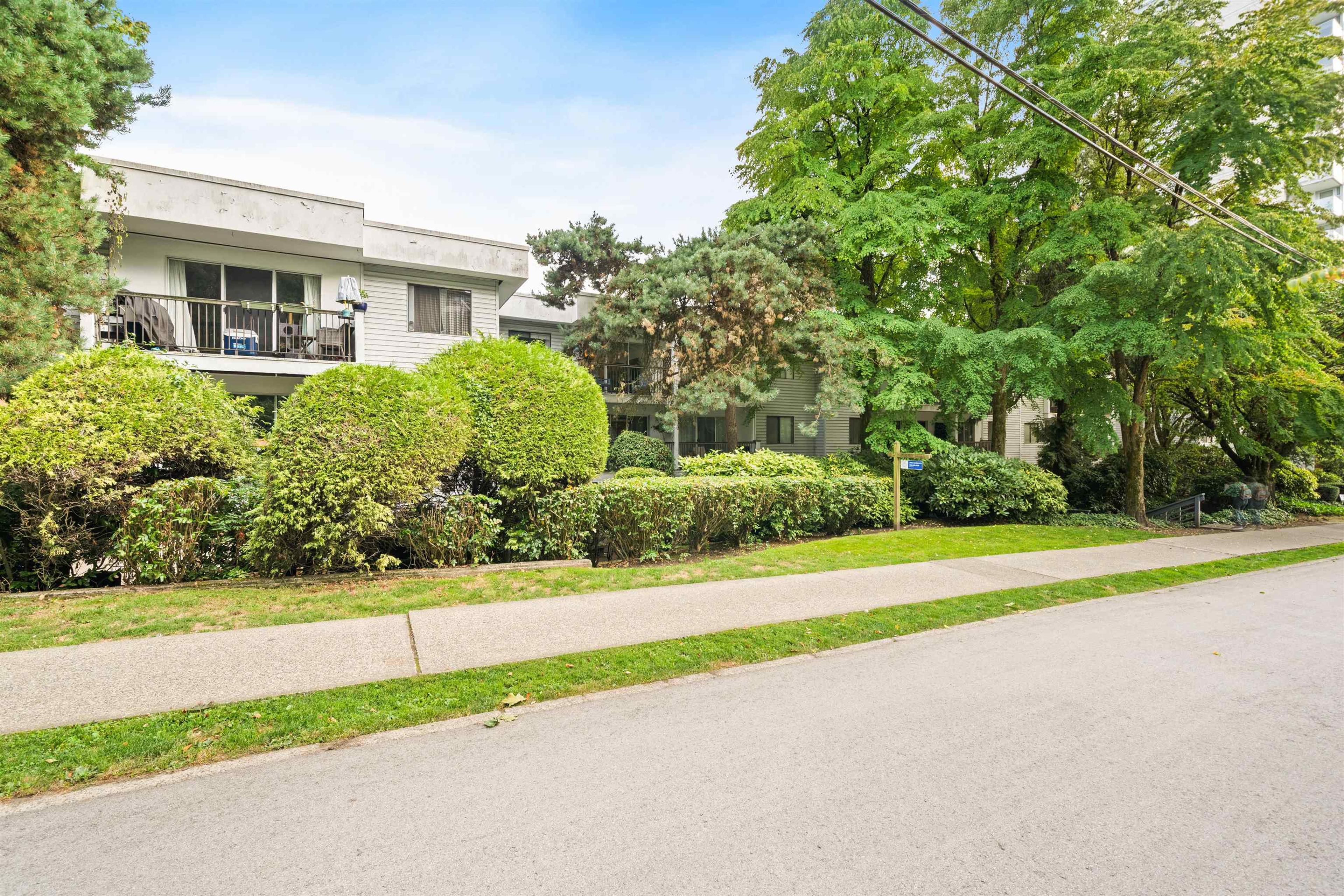 428 Agnes Street, New Westminster - Exteriors - Full Complex View - Photo 3