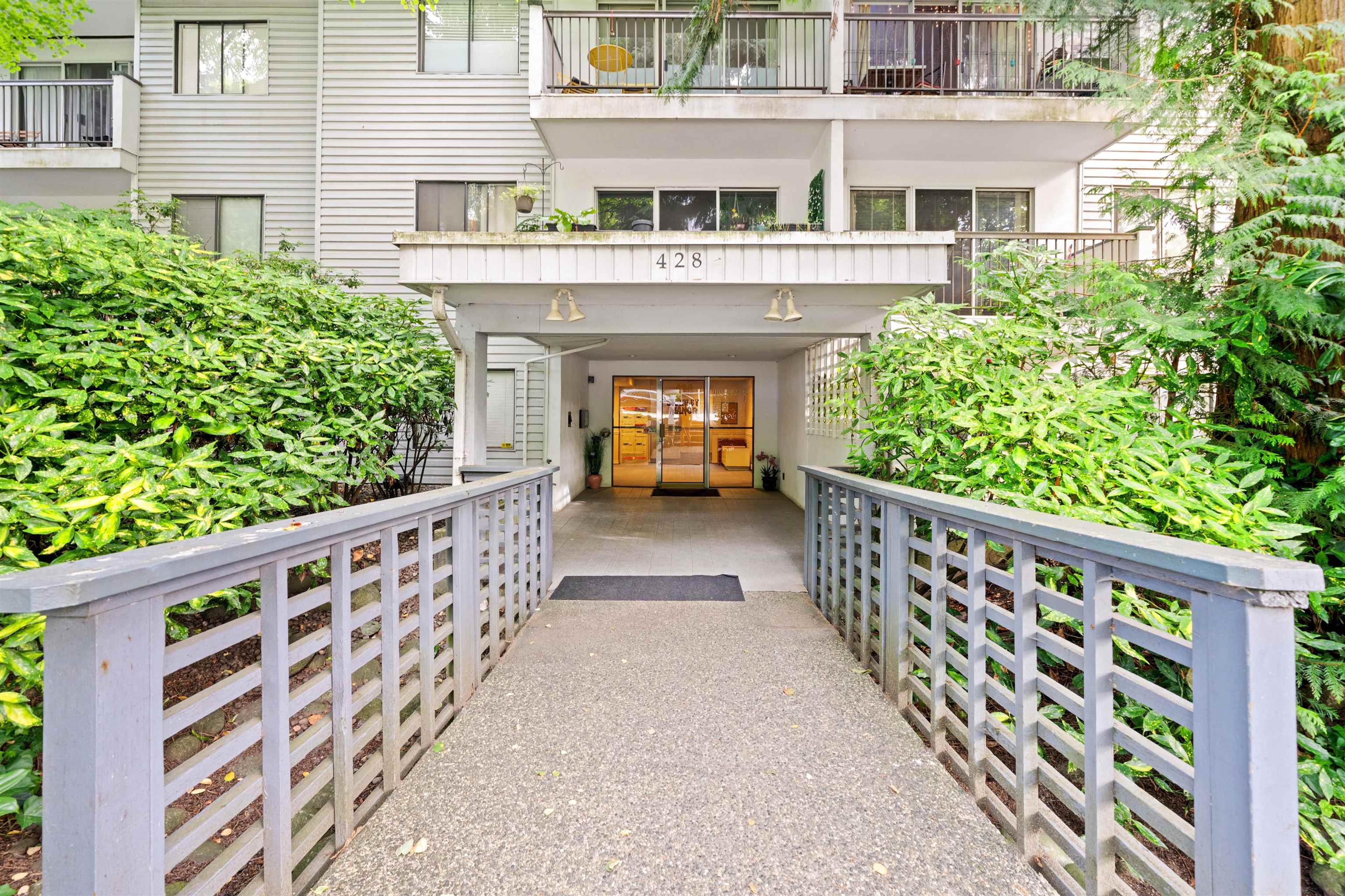 428 Agnes Street, New Westminster - Exteriors - Photo 5