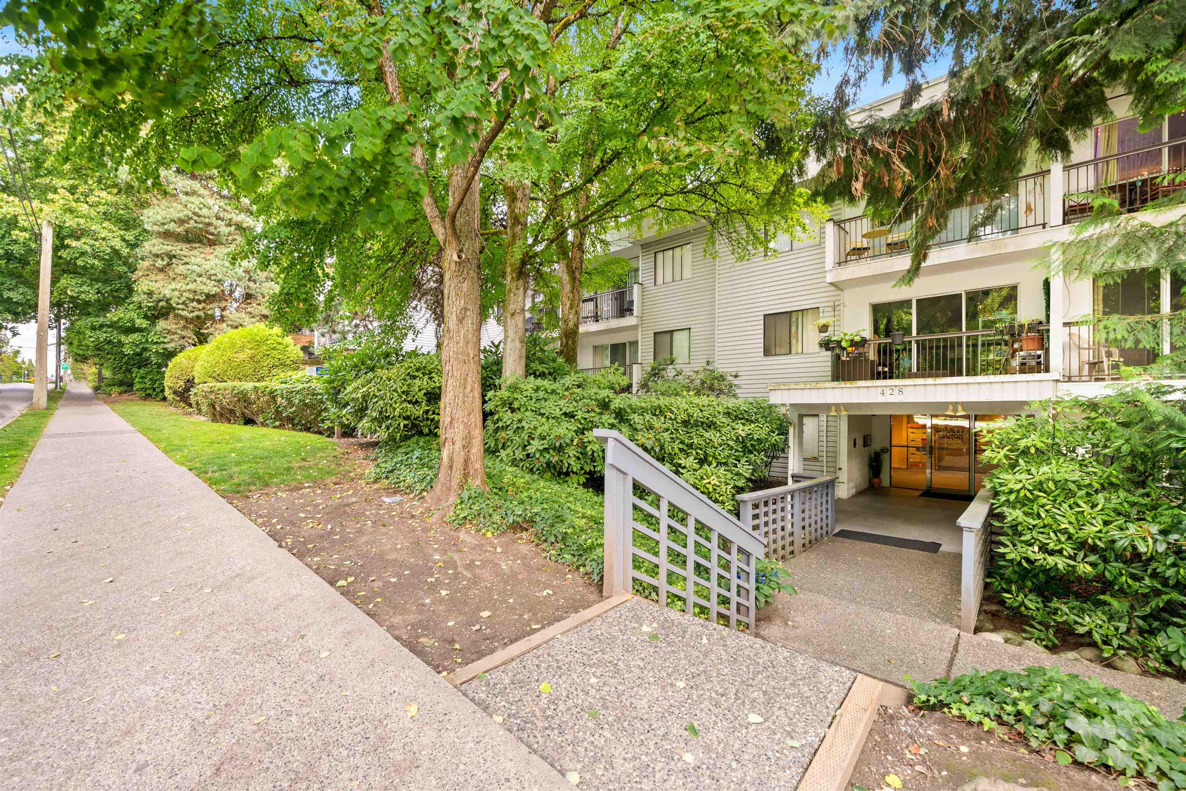 428 Agnes Street, New Westminster - Exteriors - Photo 7