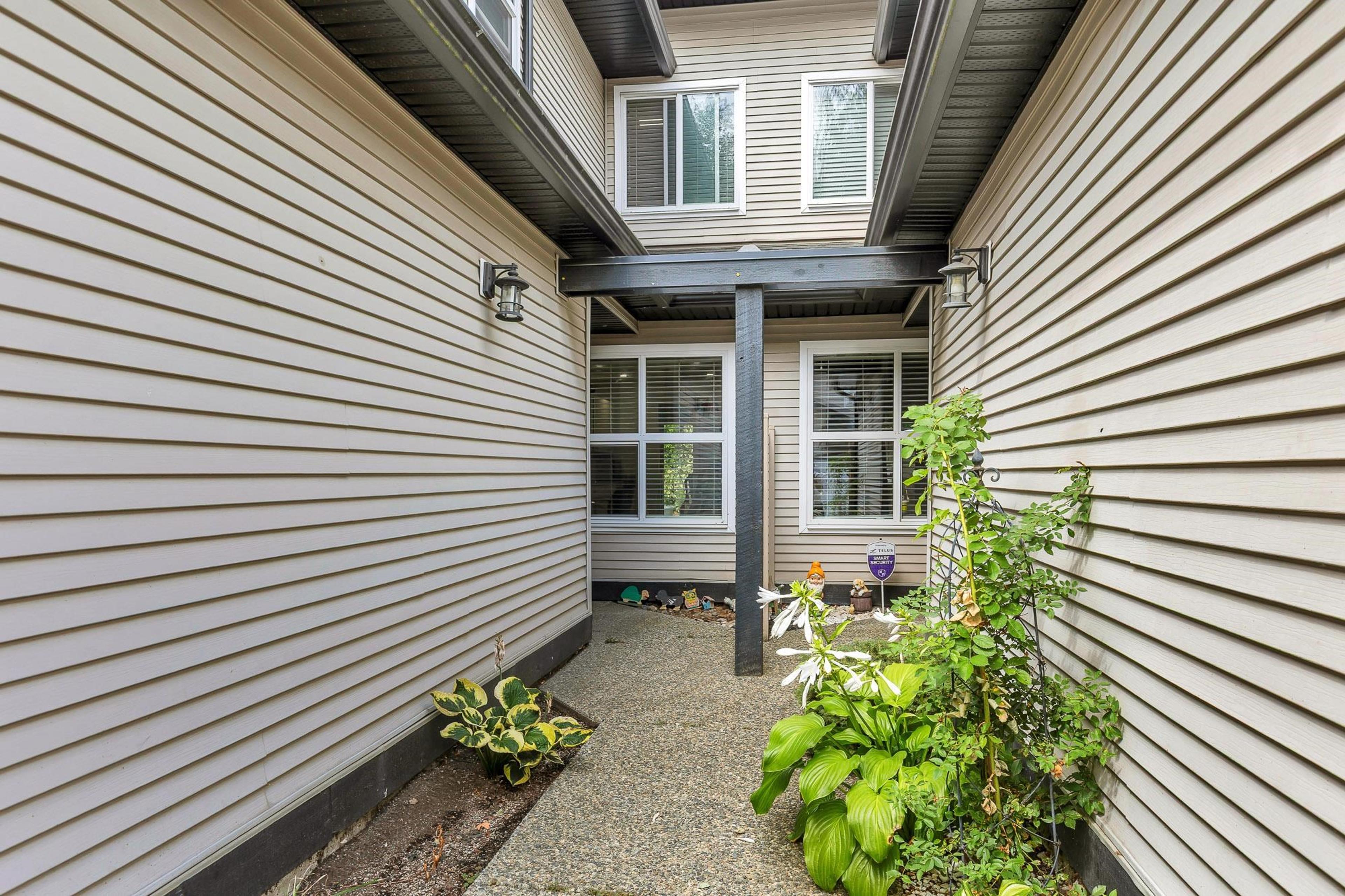 36060 Old Yale Road, Abbotsford - Exteriors - Photo 3