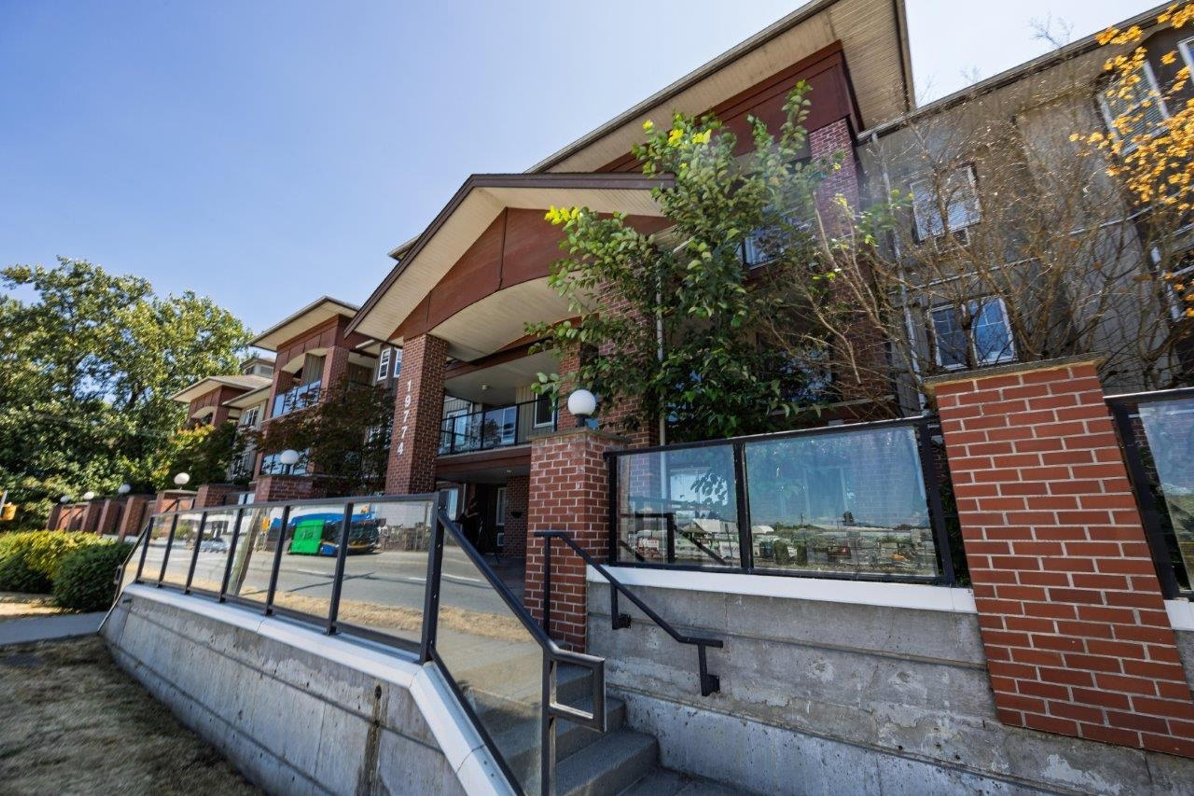 19774 56 Avenue, Langley - Exteriors - Photo 1