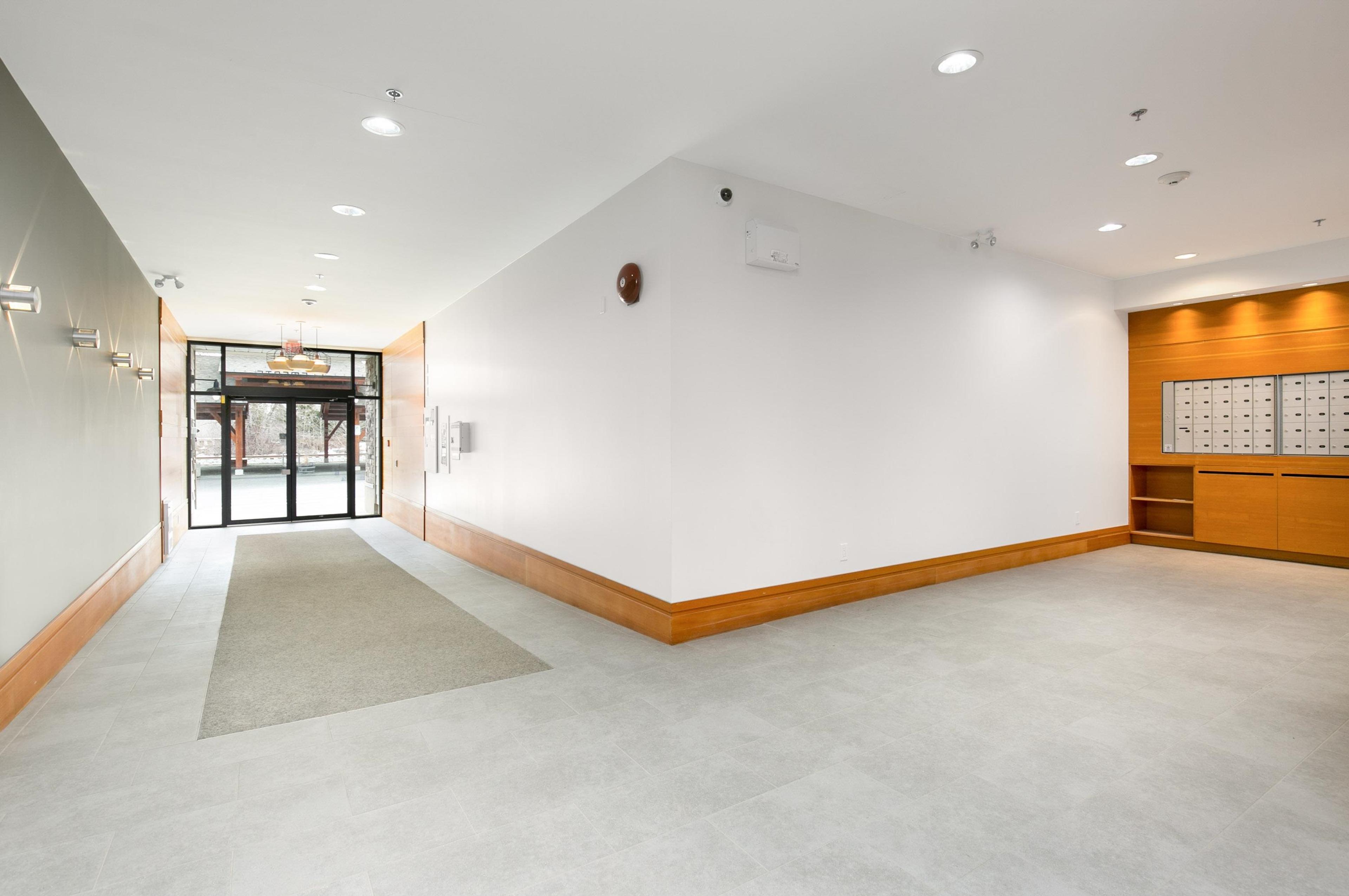 7445 Frontier Street, Pemberton - Common Areas - Lobbies / Hallways / Foyers - Photo 1