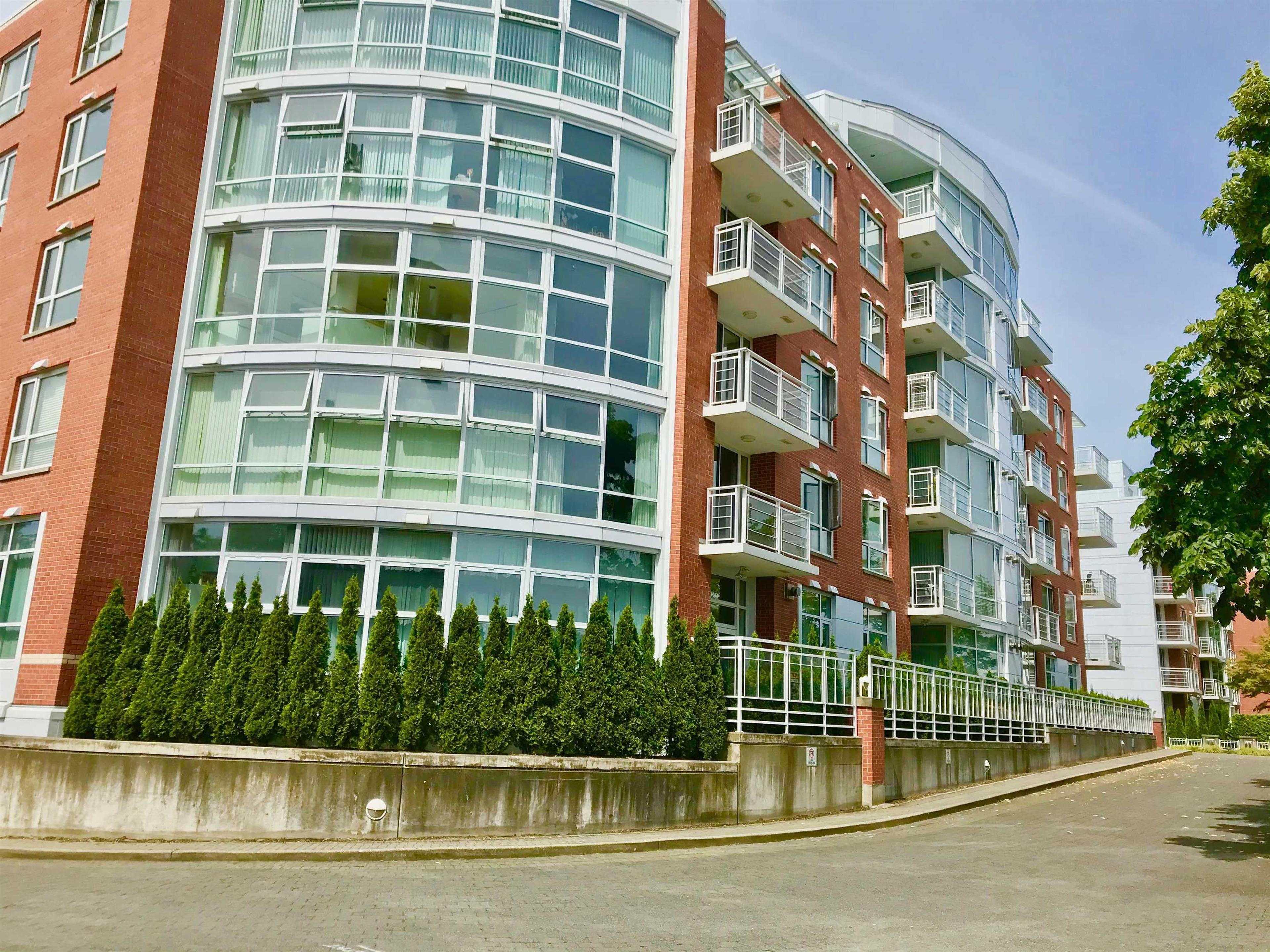 688 Fairchild Road, Vancouver - Exteriors - Photo 1