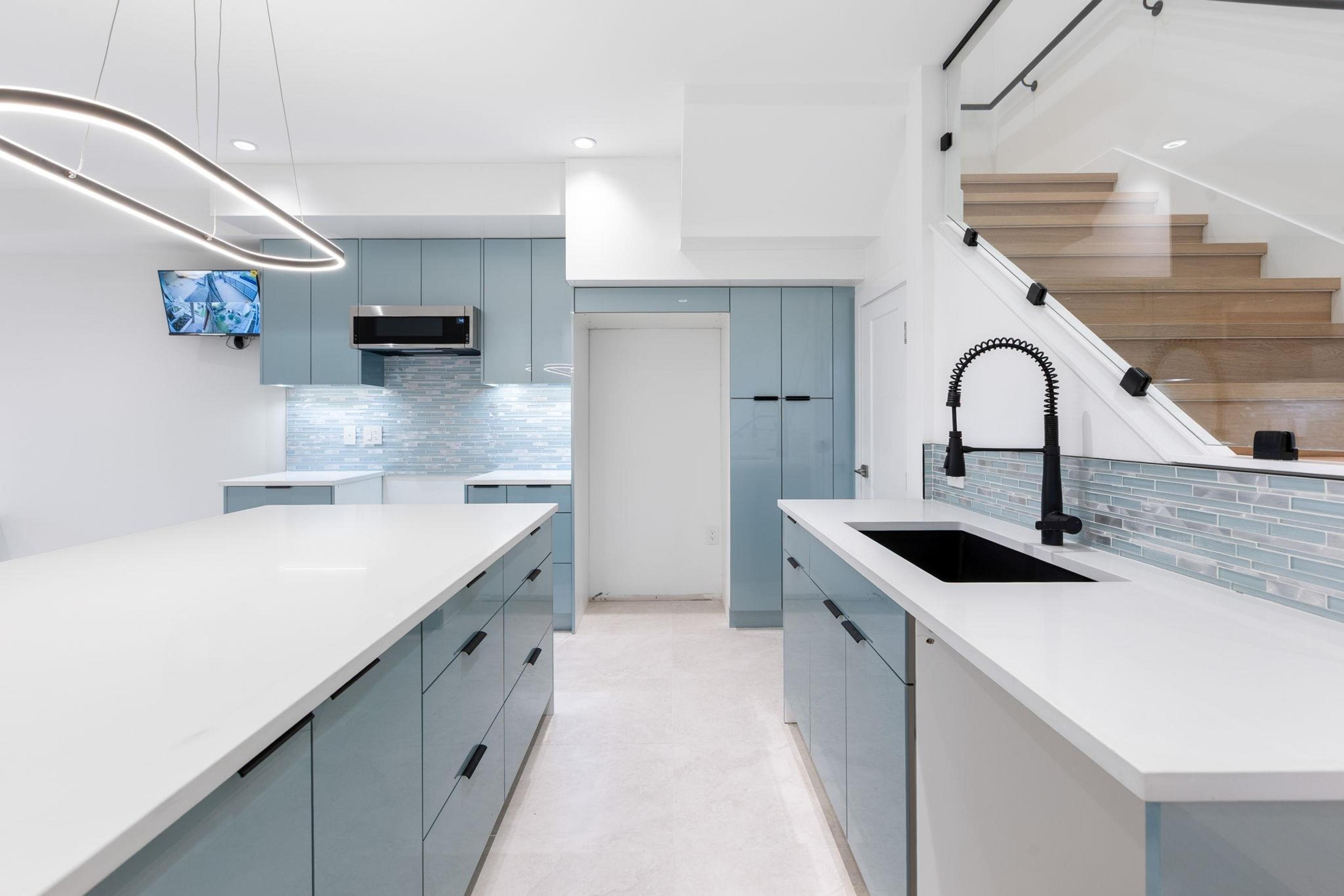 1204 Hammond Avenue, Coquitlam - Exteriors - Photo 6