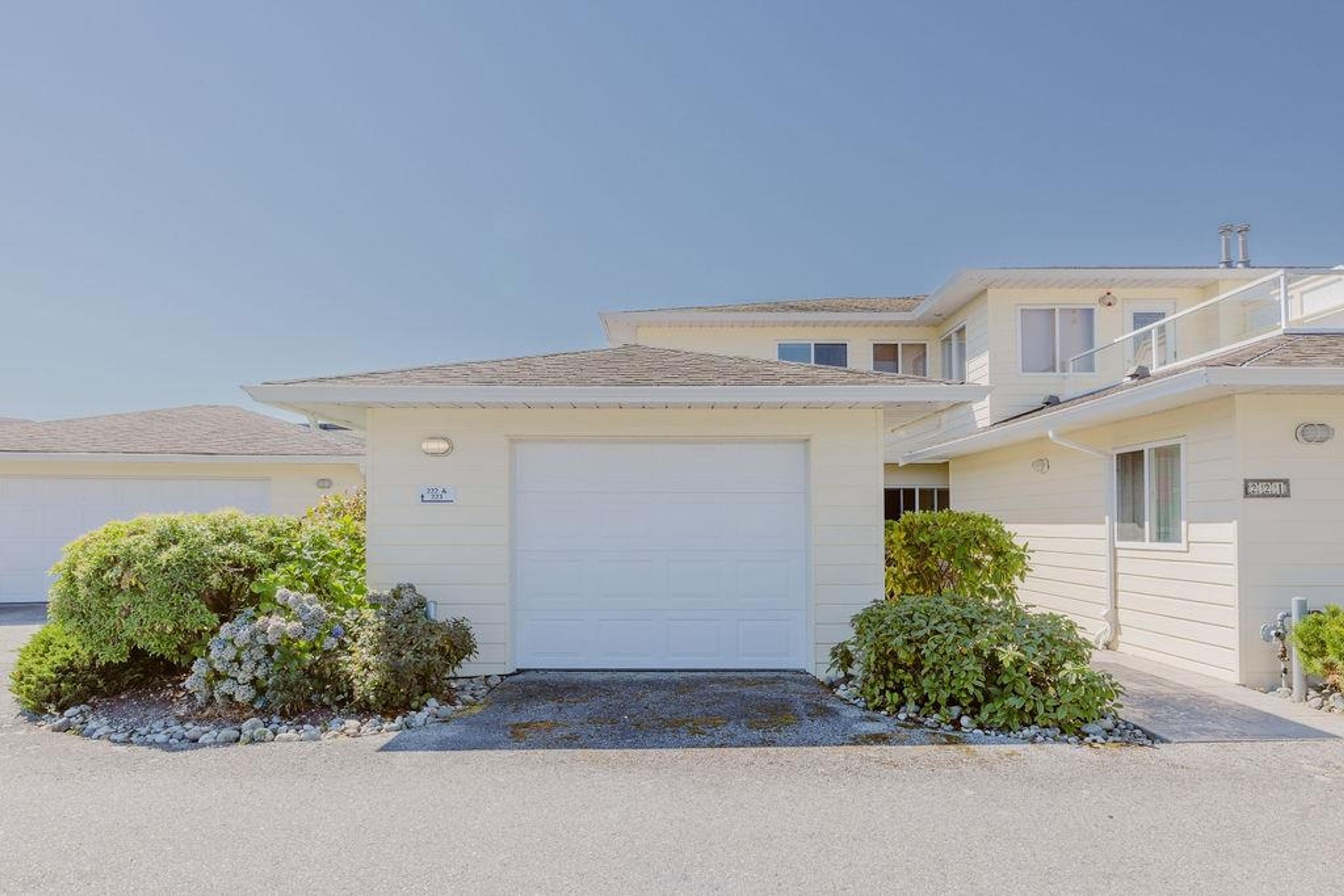 1585 Field Road, Sechelt - Exteriors - Photo 1