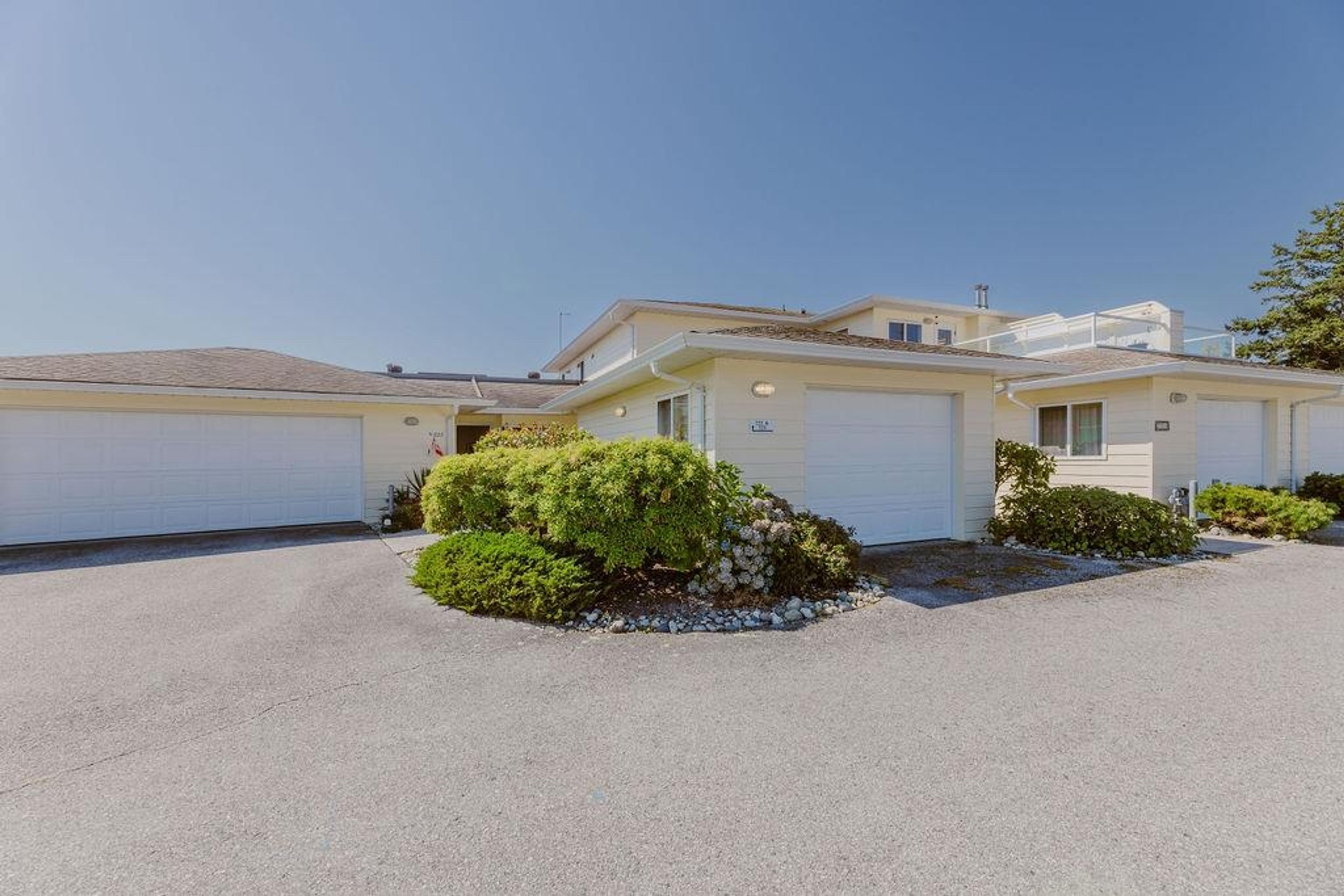 1585 Field Road, Sechelt - Exteriors - Full Complex View - Photo 2