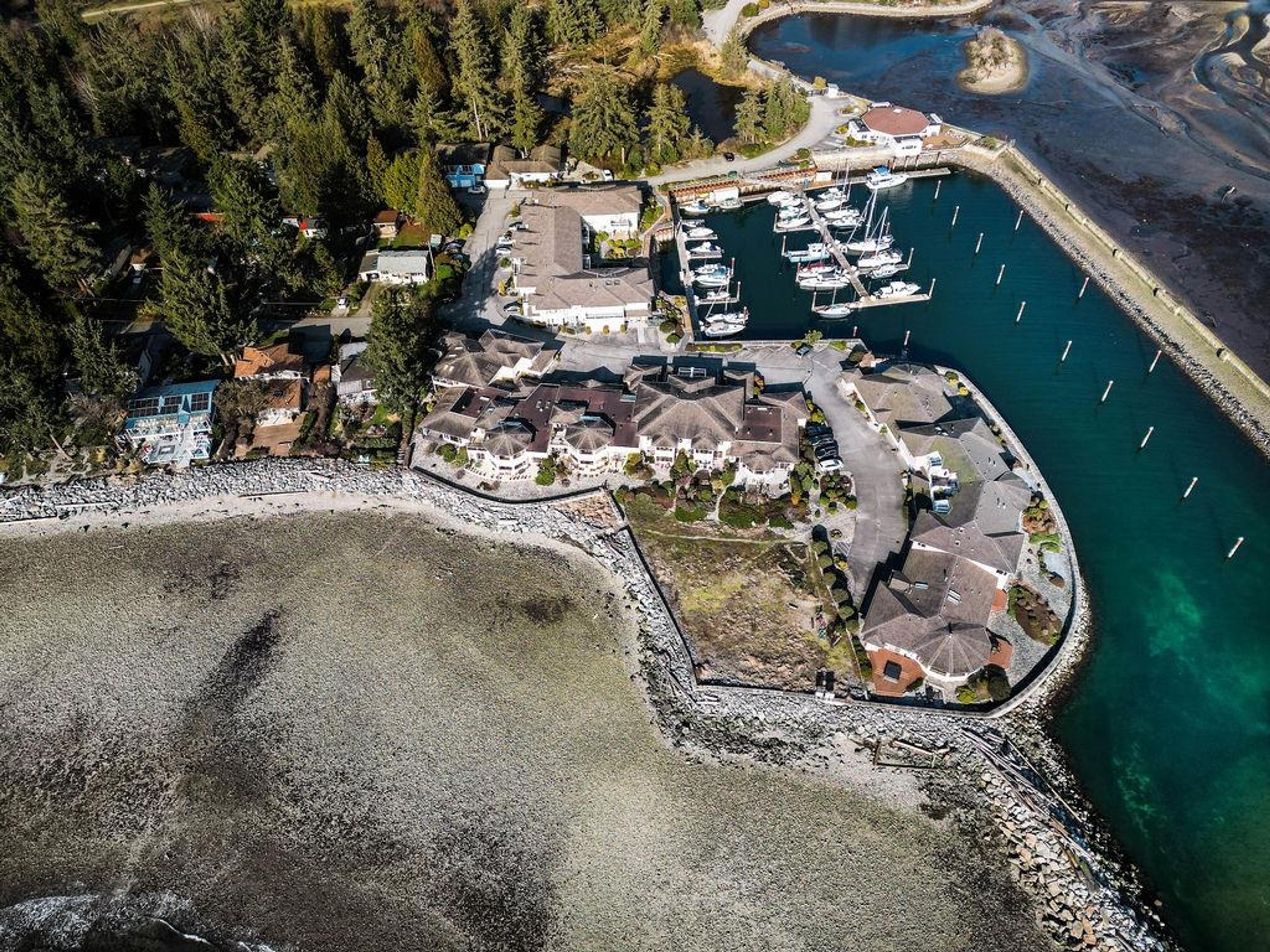 1585 Field Road, Sechelt - Exteriors - Full Complex View, Drone/Aerial View - Photo 4