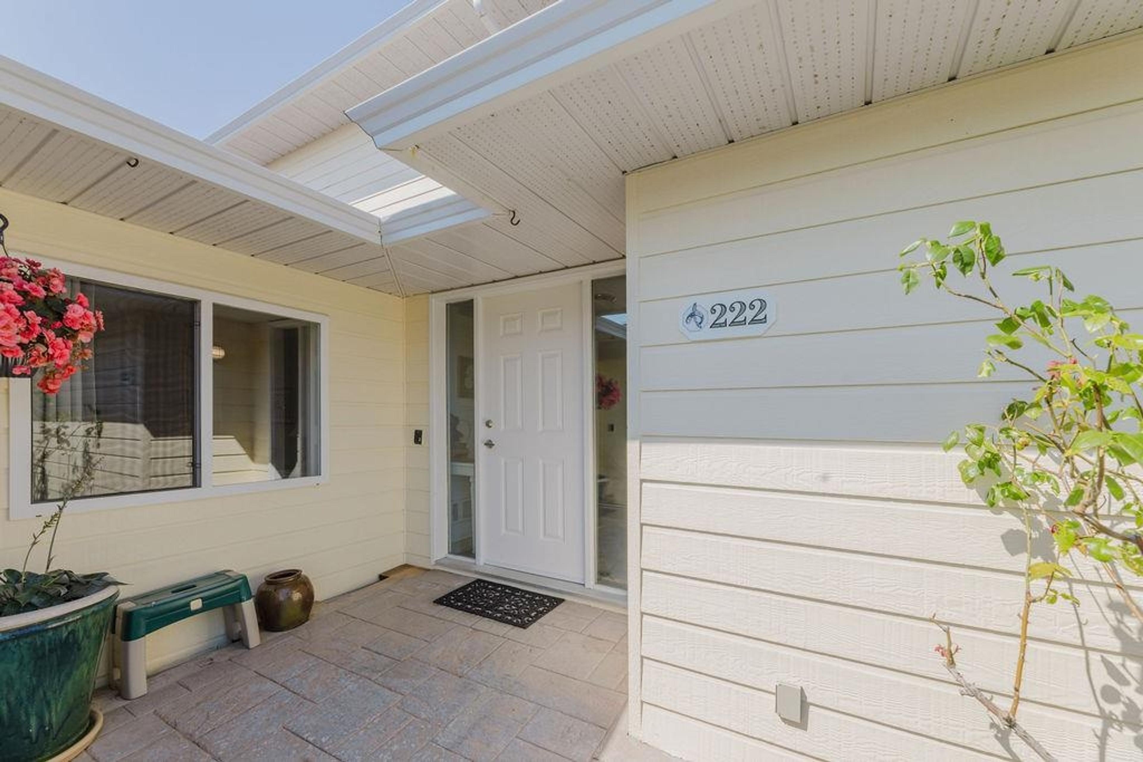 1585 Field Road, Sechelt - Exteriors - Photo 5