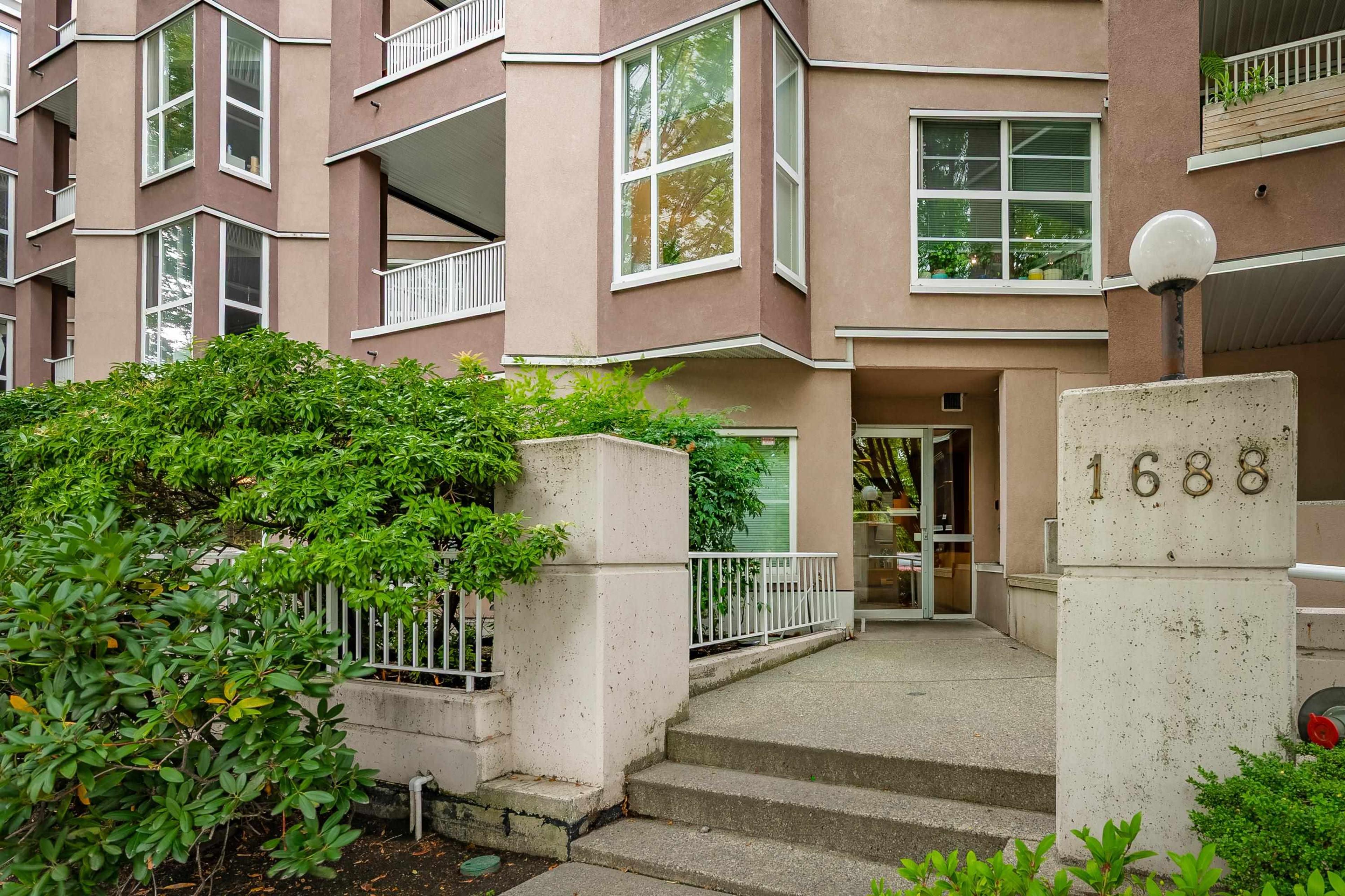 1688 E 8th Avenue, Vancouver - Exteriors - Photo 1