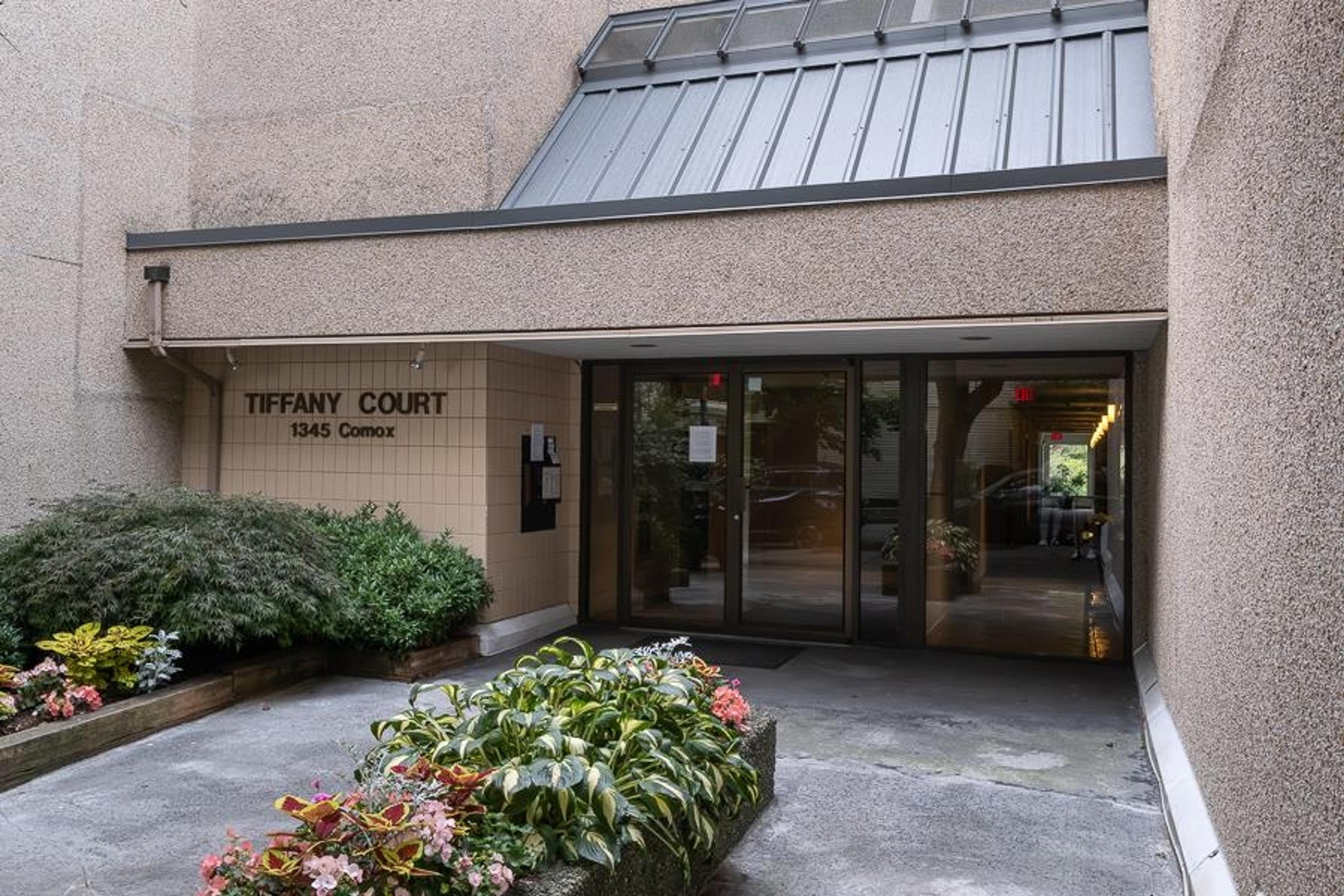 1050 Broughton Street, Vancouver - Exteriors - Photo 3