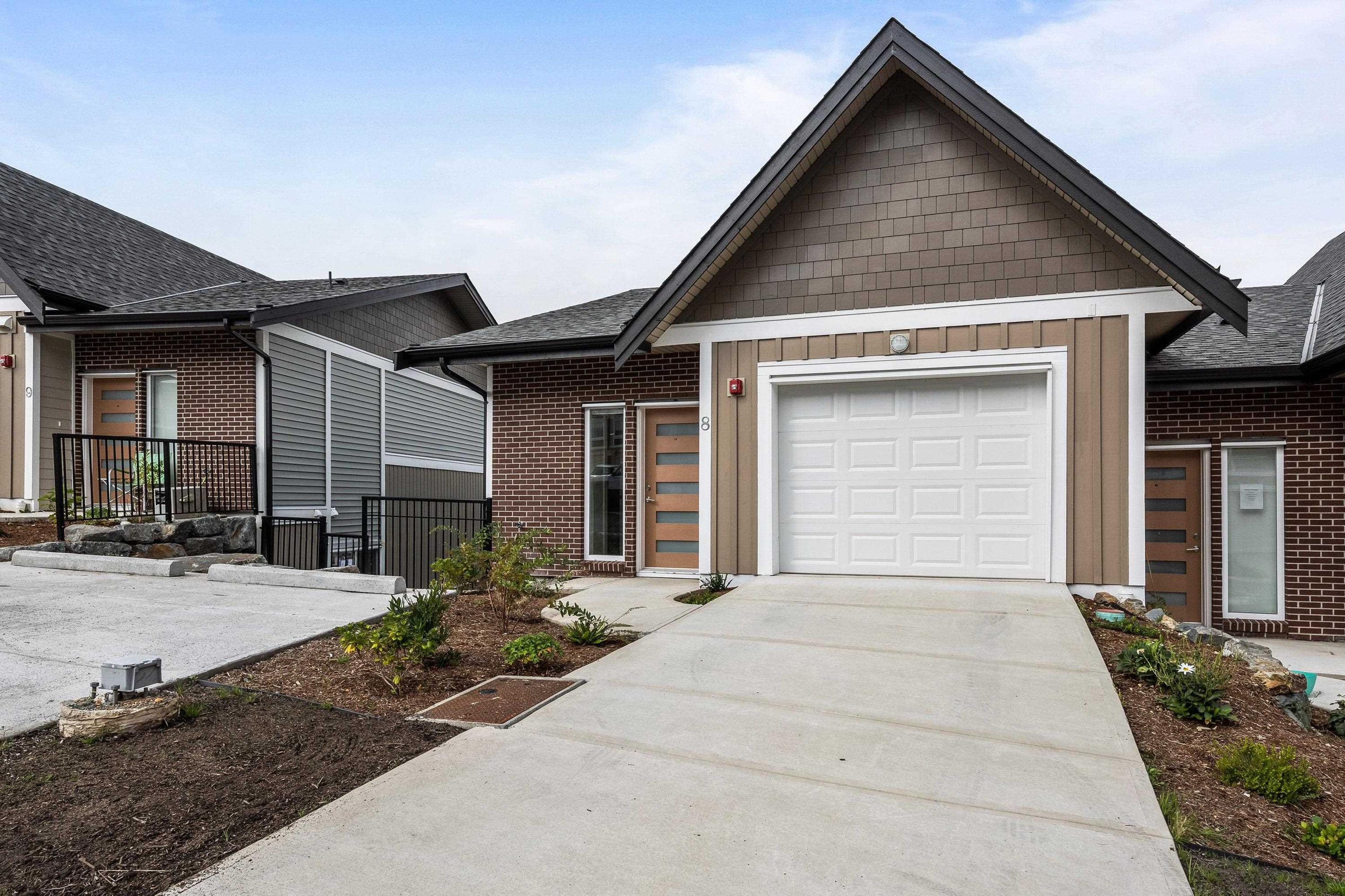 1928 Woodside Boulevard, Agassiz - Exteriors - Full Complex View - Photo 1