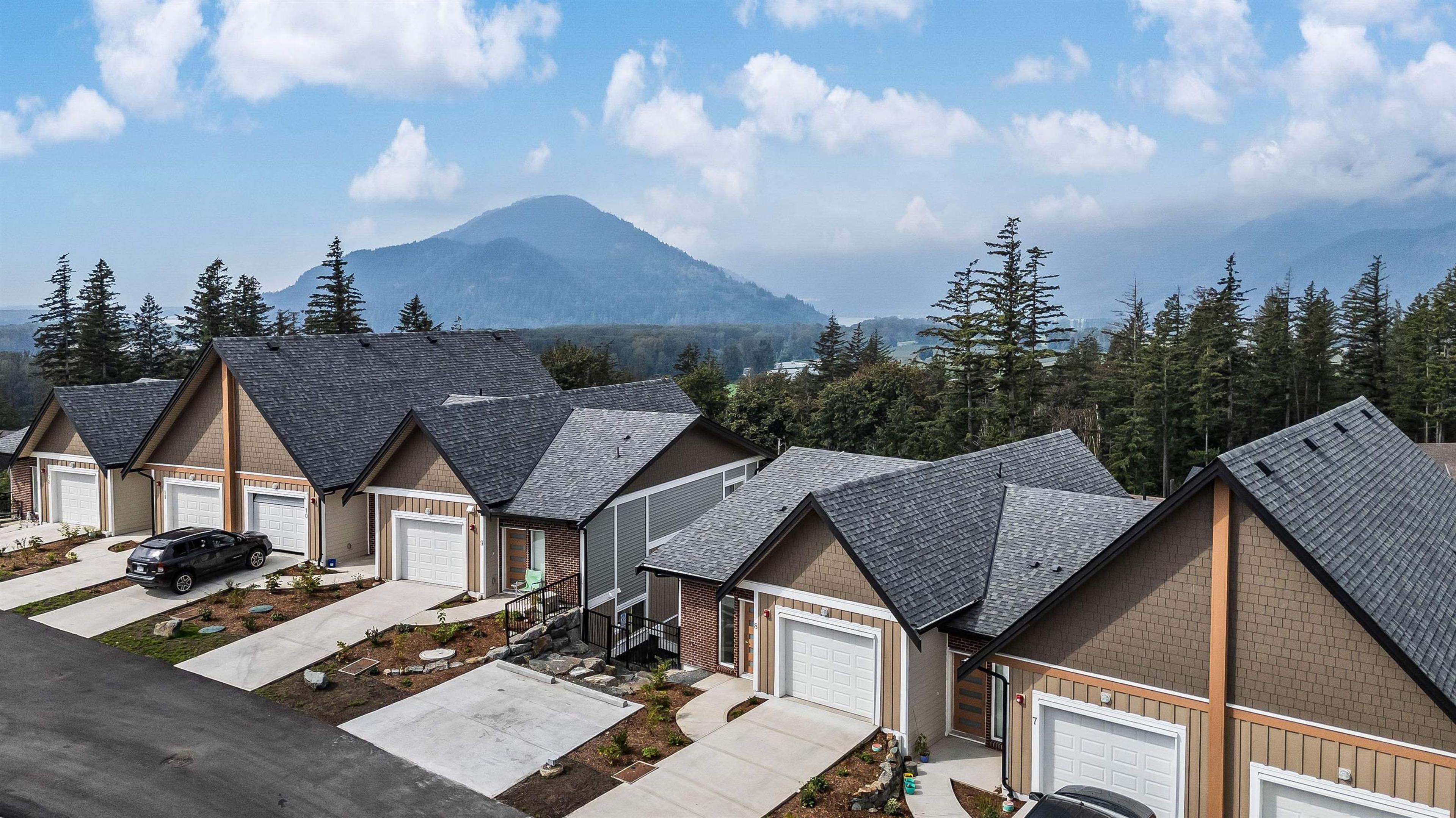 1928 Woodside Boulevard, Agassiz - Exteriors - Full Complex View, Drone/Aerial View - Photo 2