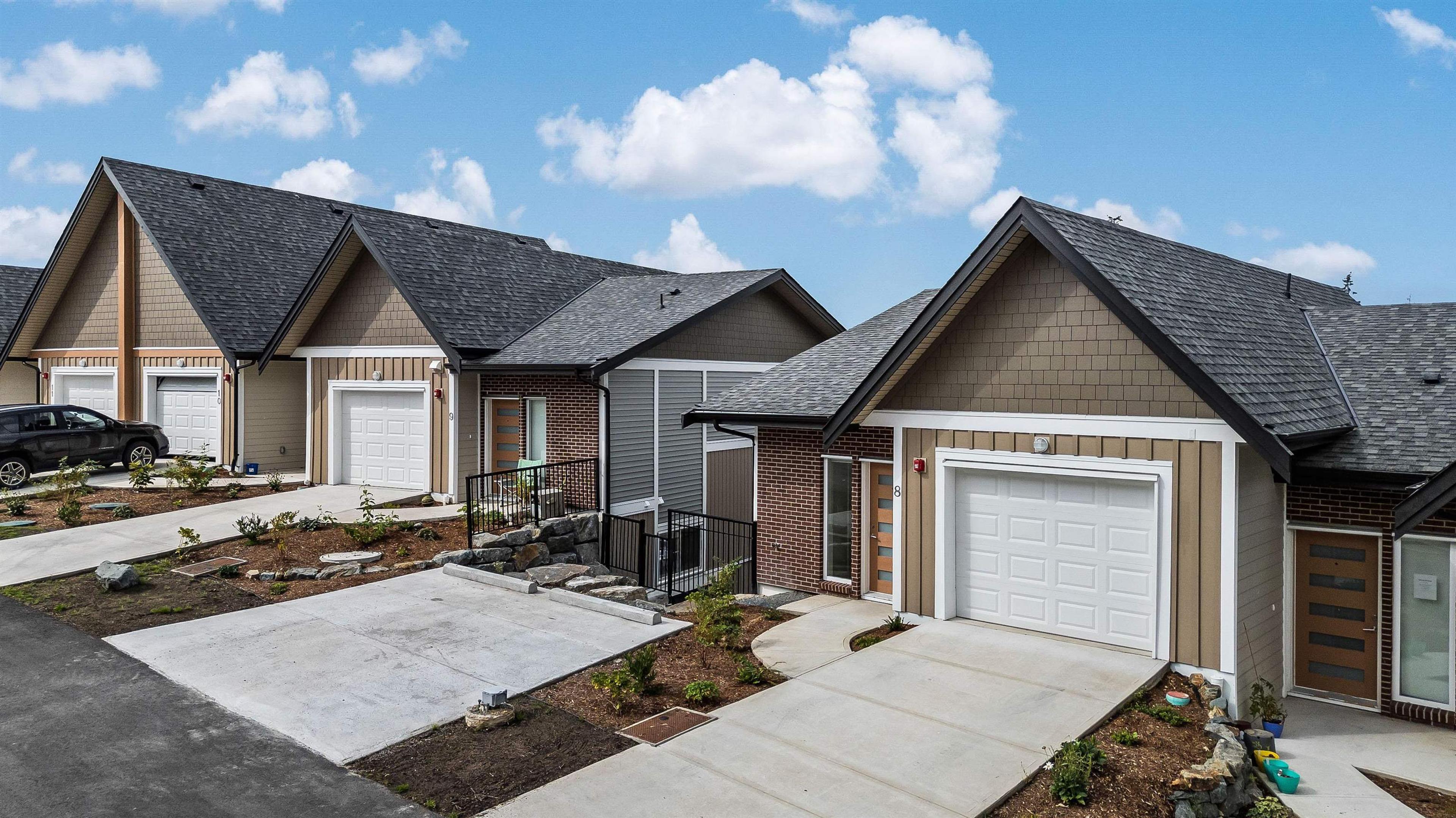 1928 Woodside Boulevard, Agassiz - Exteriors - Full Complex View - Photo 4