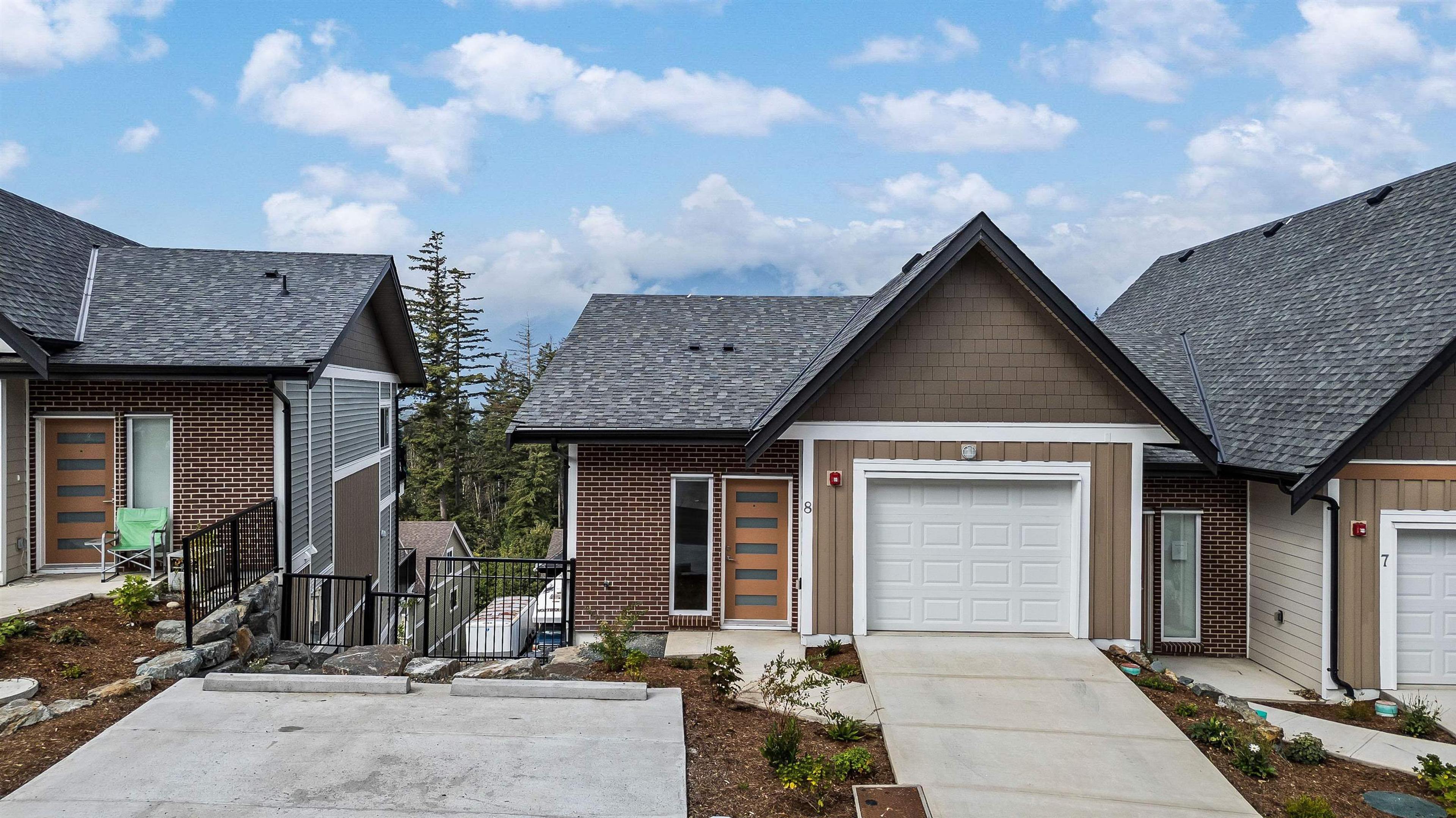 1928 Woodside Boulevard, Agassiz - Exteriors - Full Complex View - Photo 8