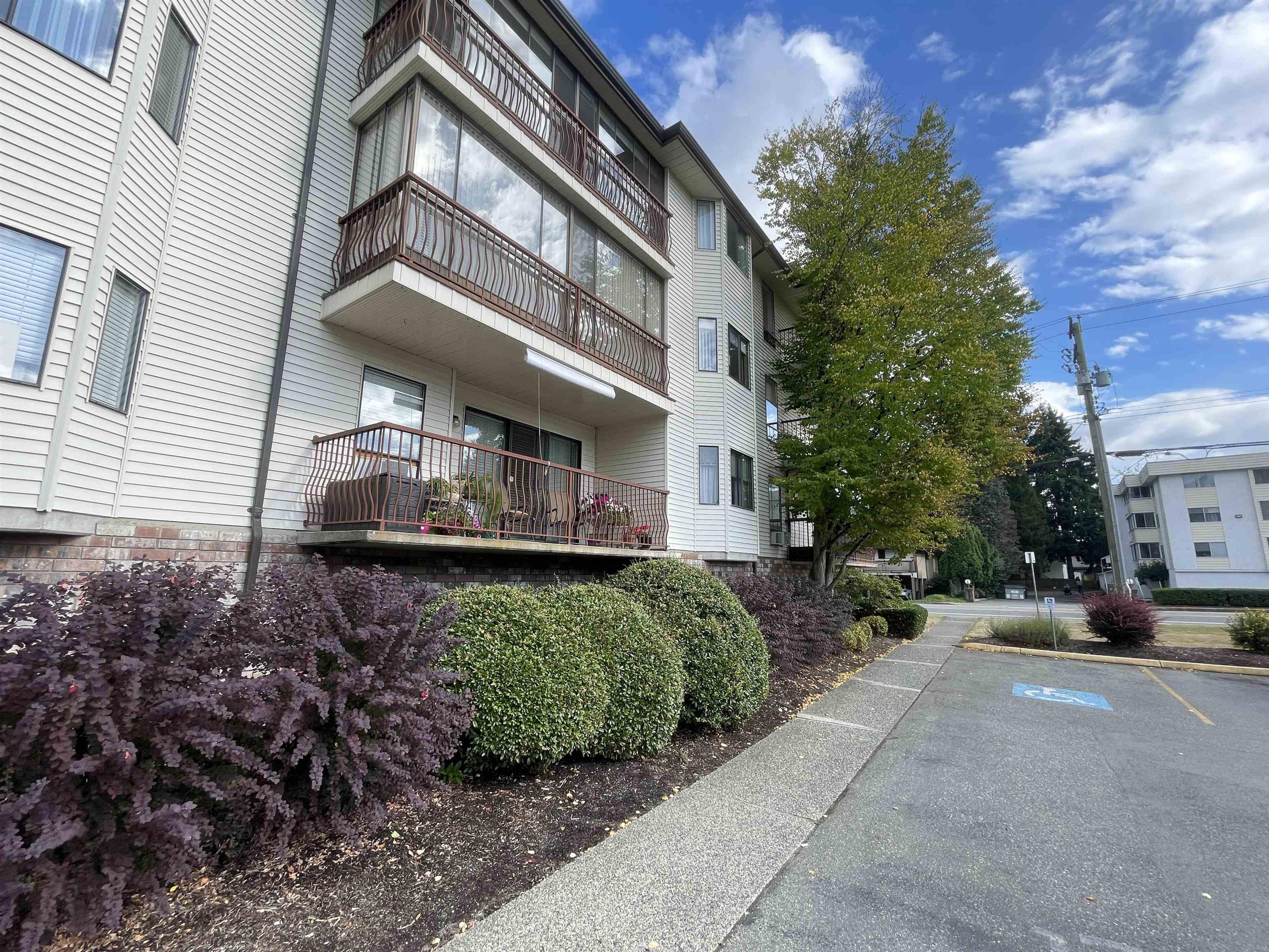 2414 Church Street, Abbotsford - Exteriors - Photo 1