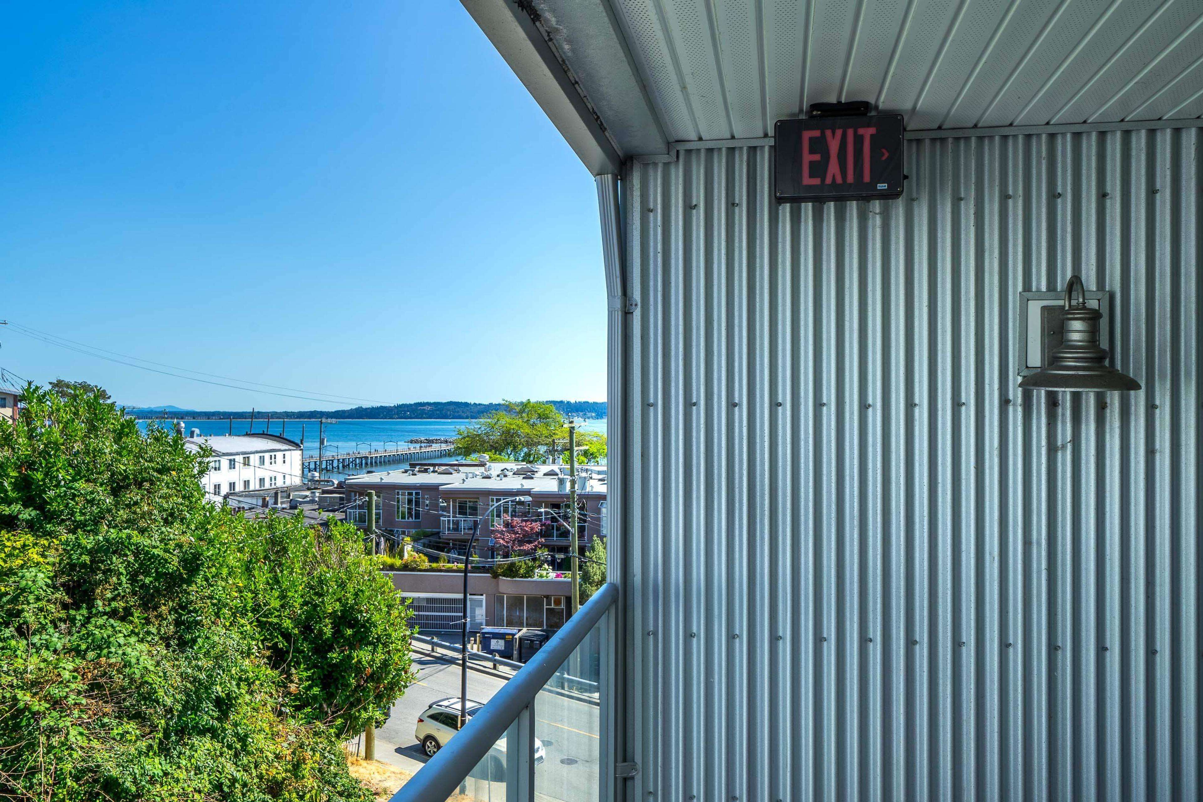 14955 Victoria Avenue, White Rock - Exteriors - Photo 5