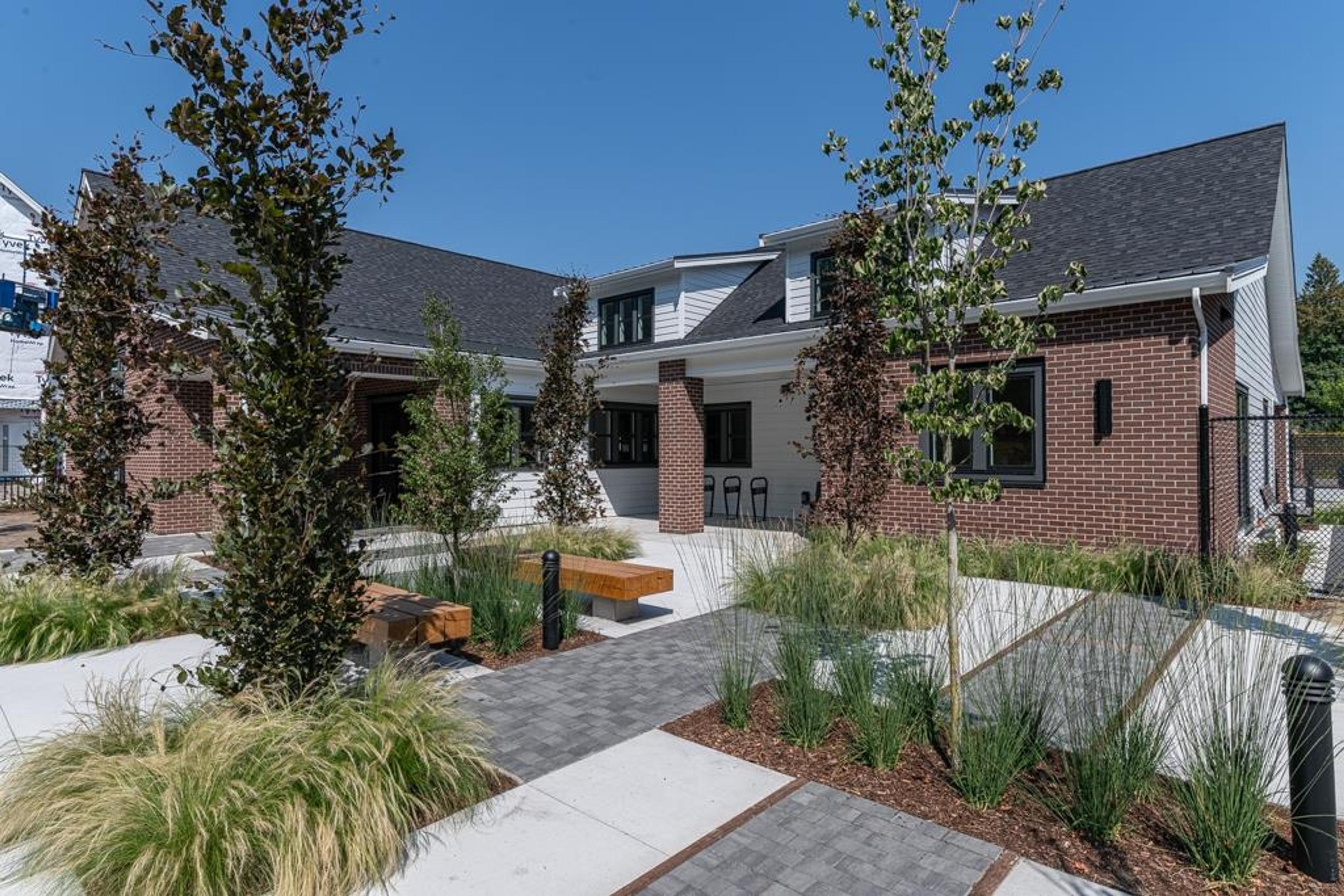 2886 Montrose Avenue, Abbotsford - Exteriors - Photo 1