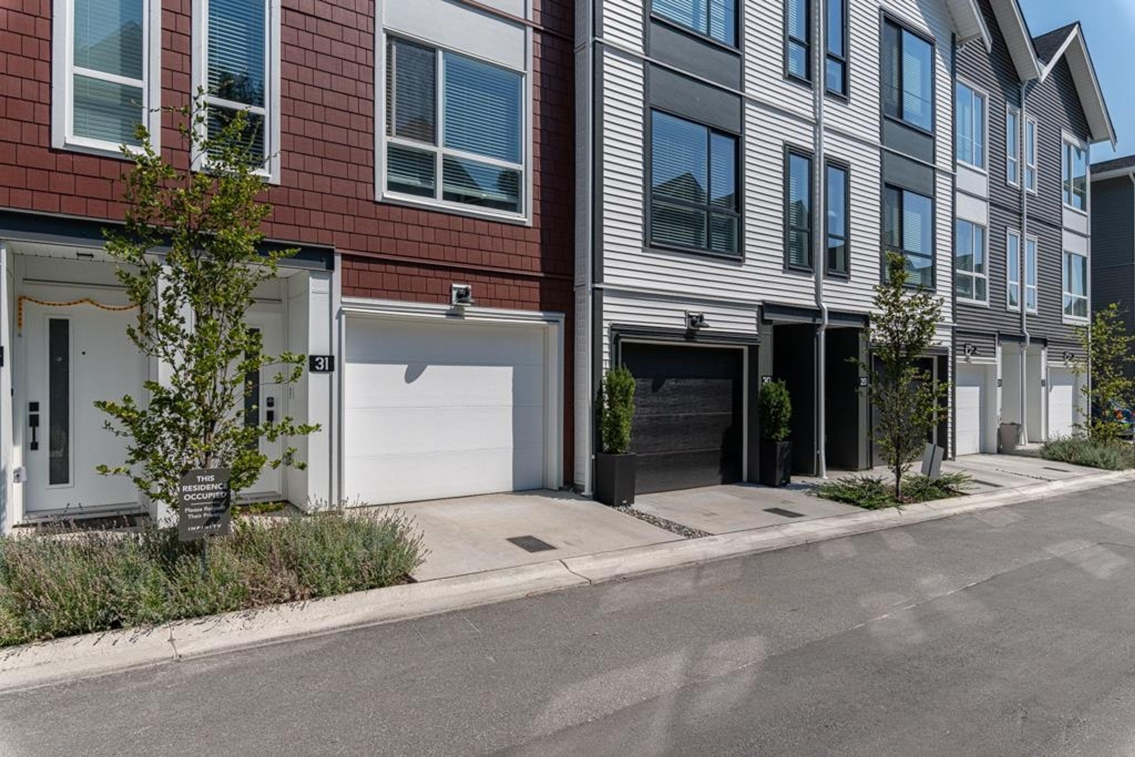 2886 Montrose Avenue, Abbotsford - Exteriors - Full Complex View - Photo 9