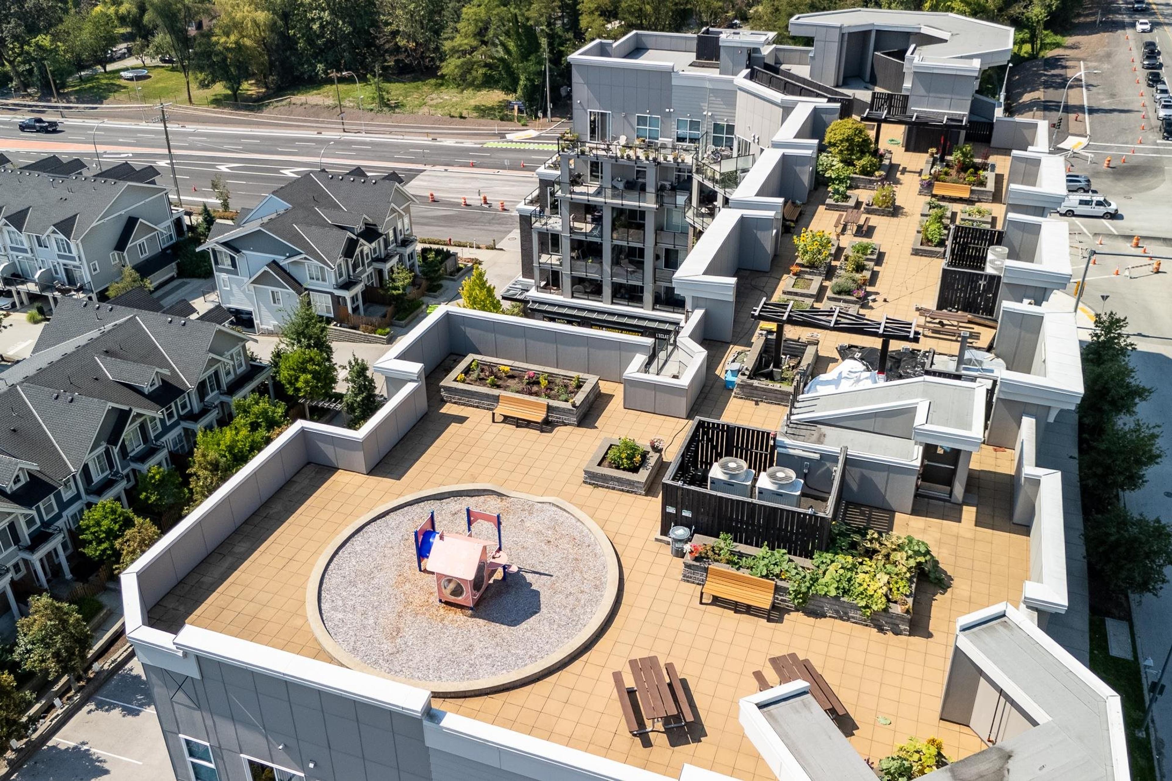 20826 72 Avenue, Langley - Exteriors - Drone/Aerial View - Photo 4