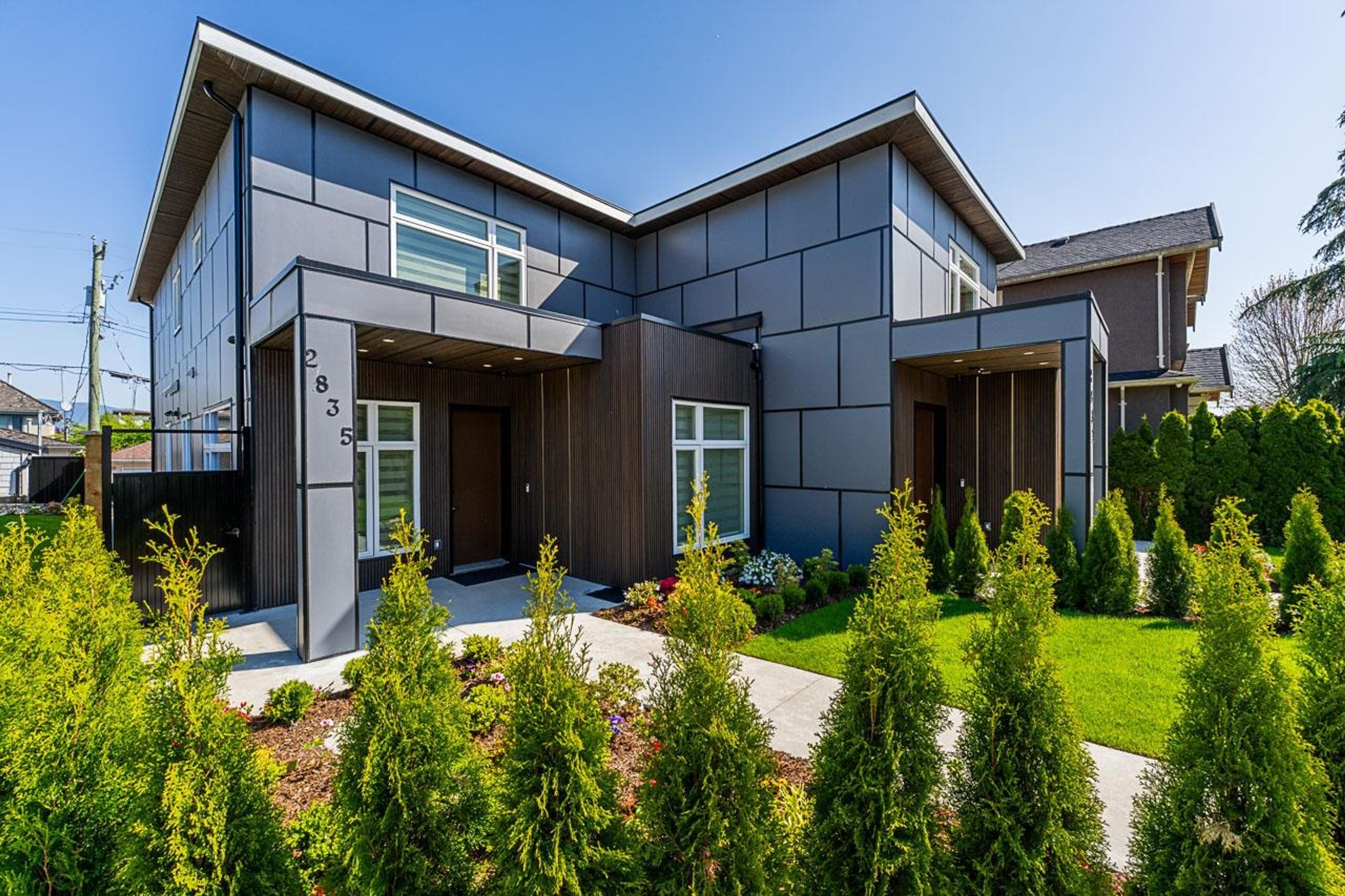 2835 Oliver Crescent, Vancouver - Exteriors - Full Complex View - Photo 6