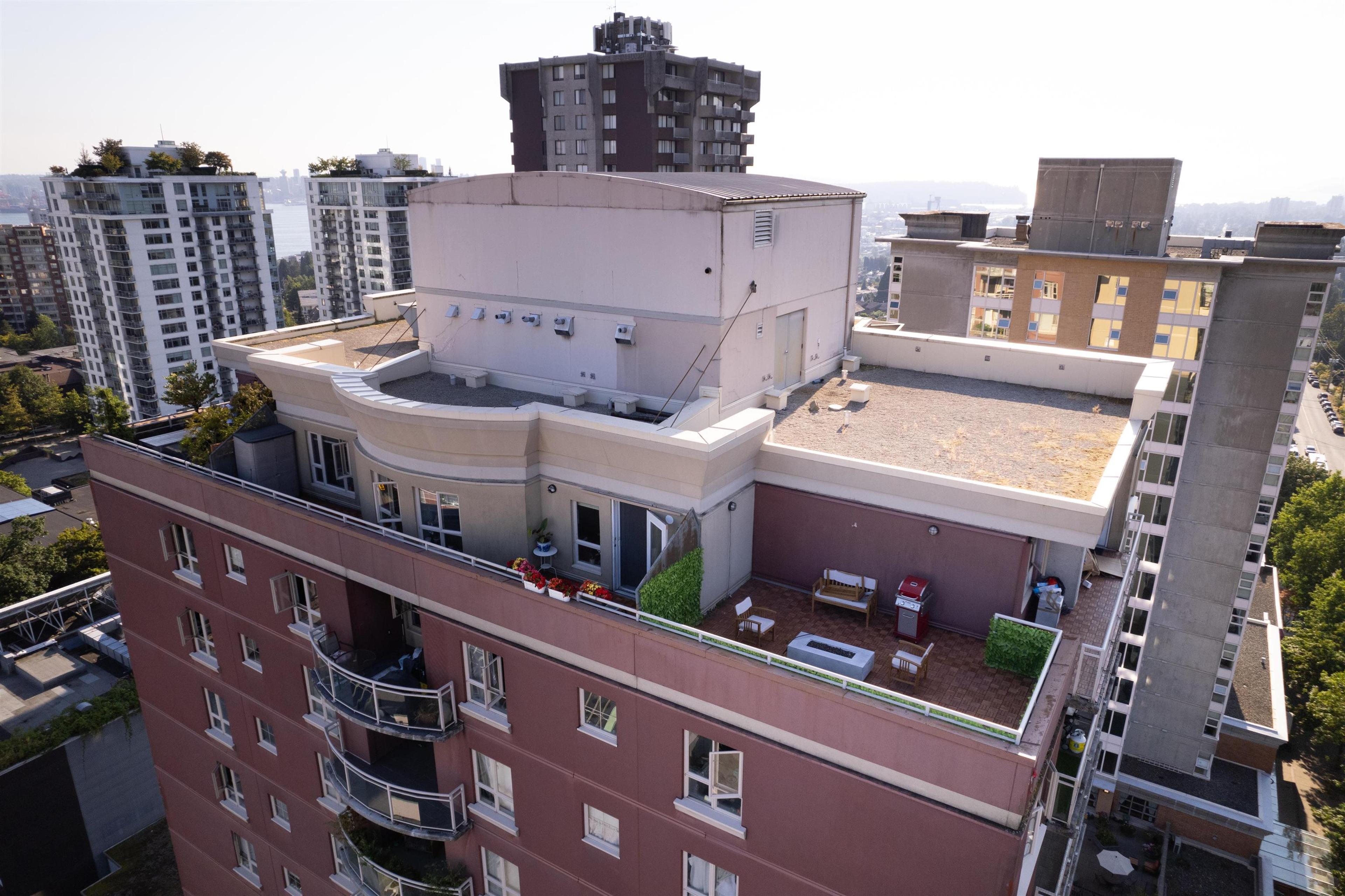 121 W 15th Street, North Vancouver - Exteriors - Drone/Aerial View - Photo 1