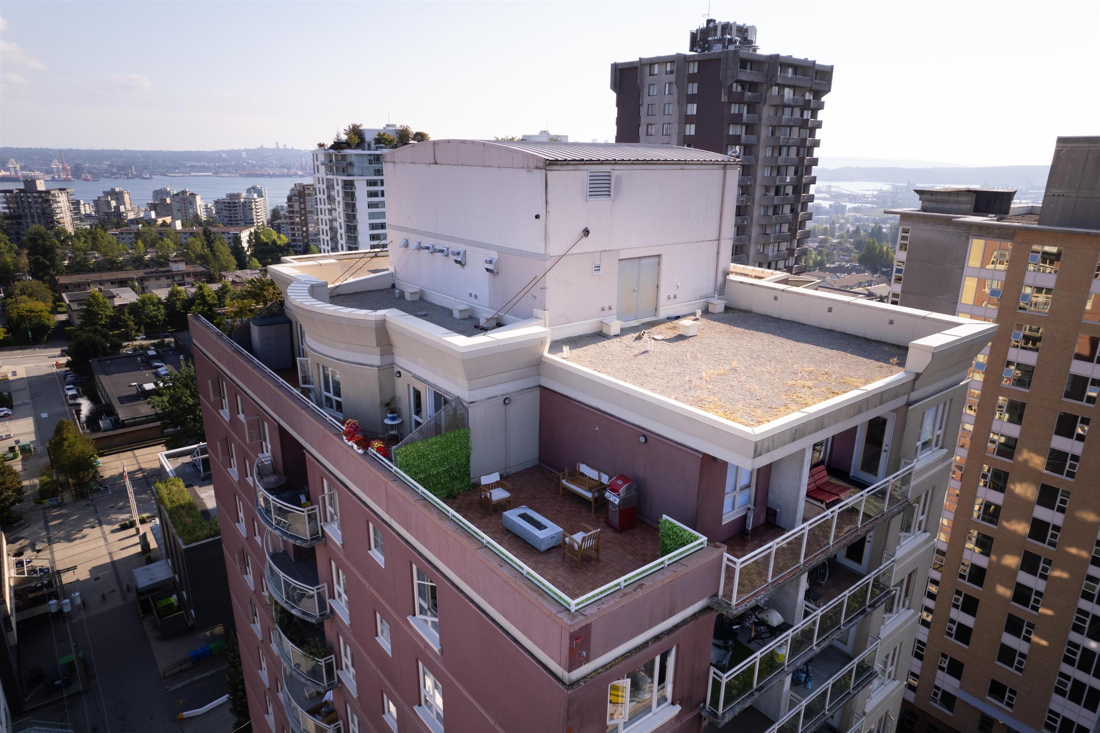 121 W 15th Street, North Vancouver - Exteriors - Drone/Aerial View - Photo 3