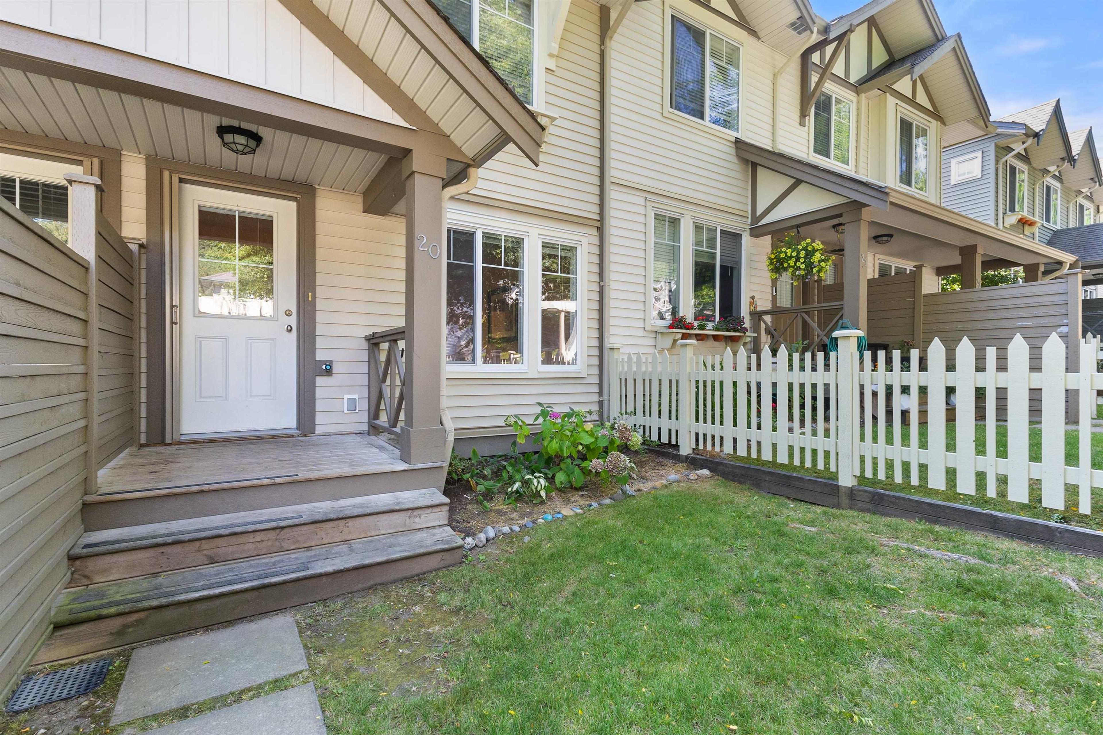 4401 Blauson Boulevard, Abbotsford - Exteriors - Photo 1