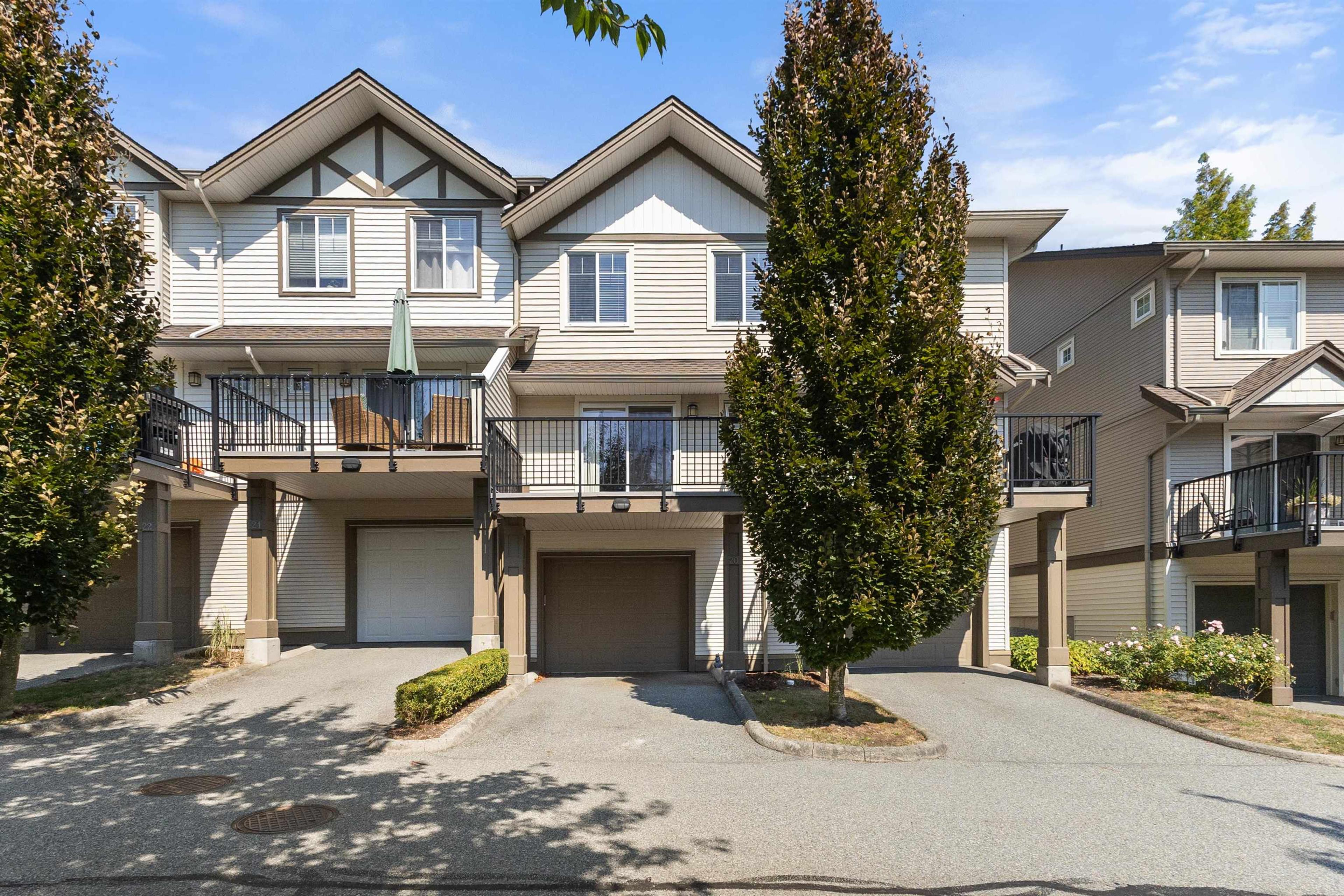 4401 Blauson Boulevard, Abbotsford - Exteriors - Full Complex View - Photo 3