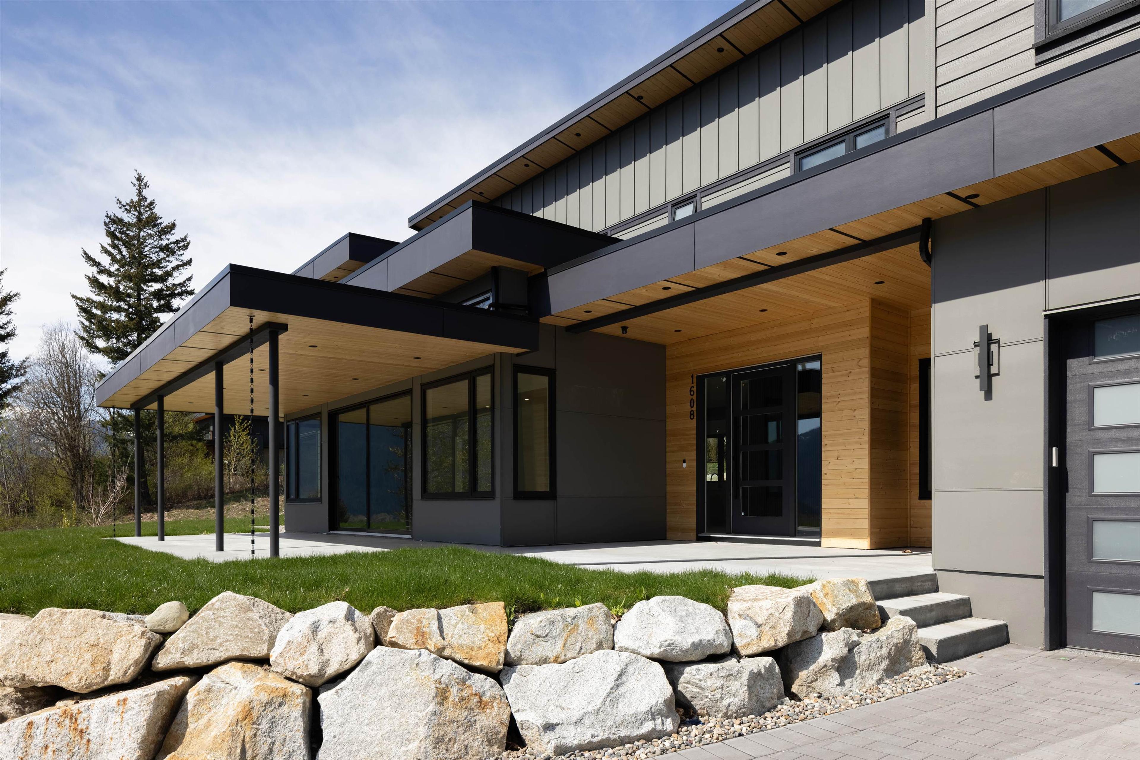 7505 Pebble Creek Drive, Pemberton - Exteriors - Photo 5