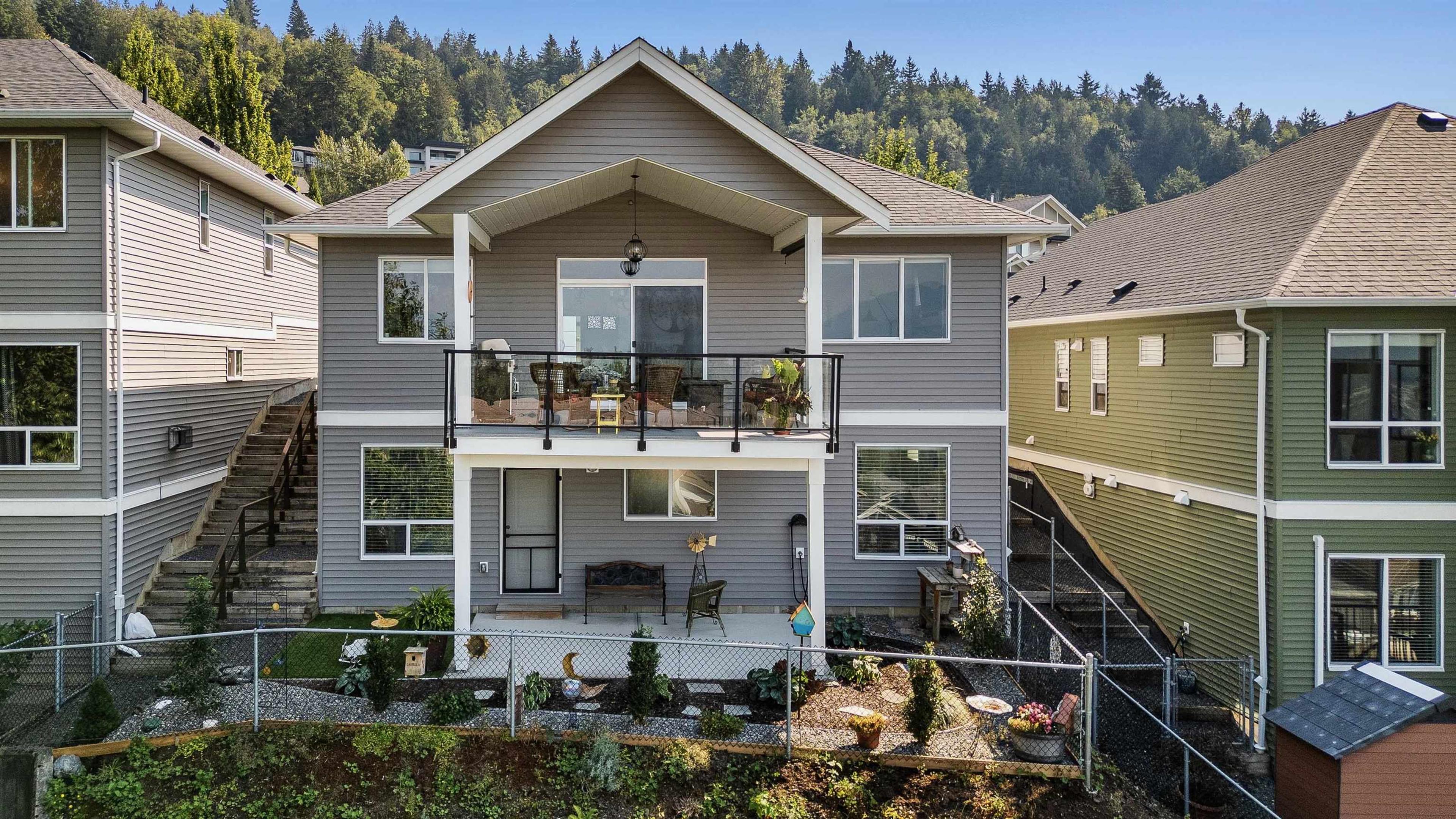 47045 Sylvan Drive, Chilliwack - Exteriors - Photo 3