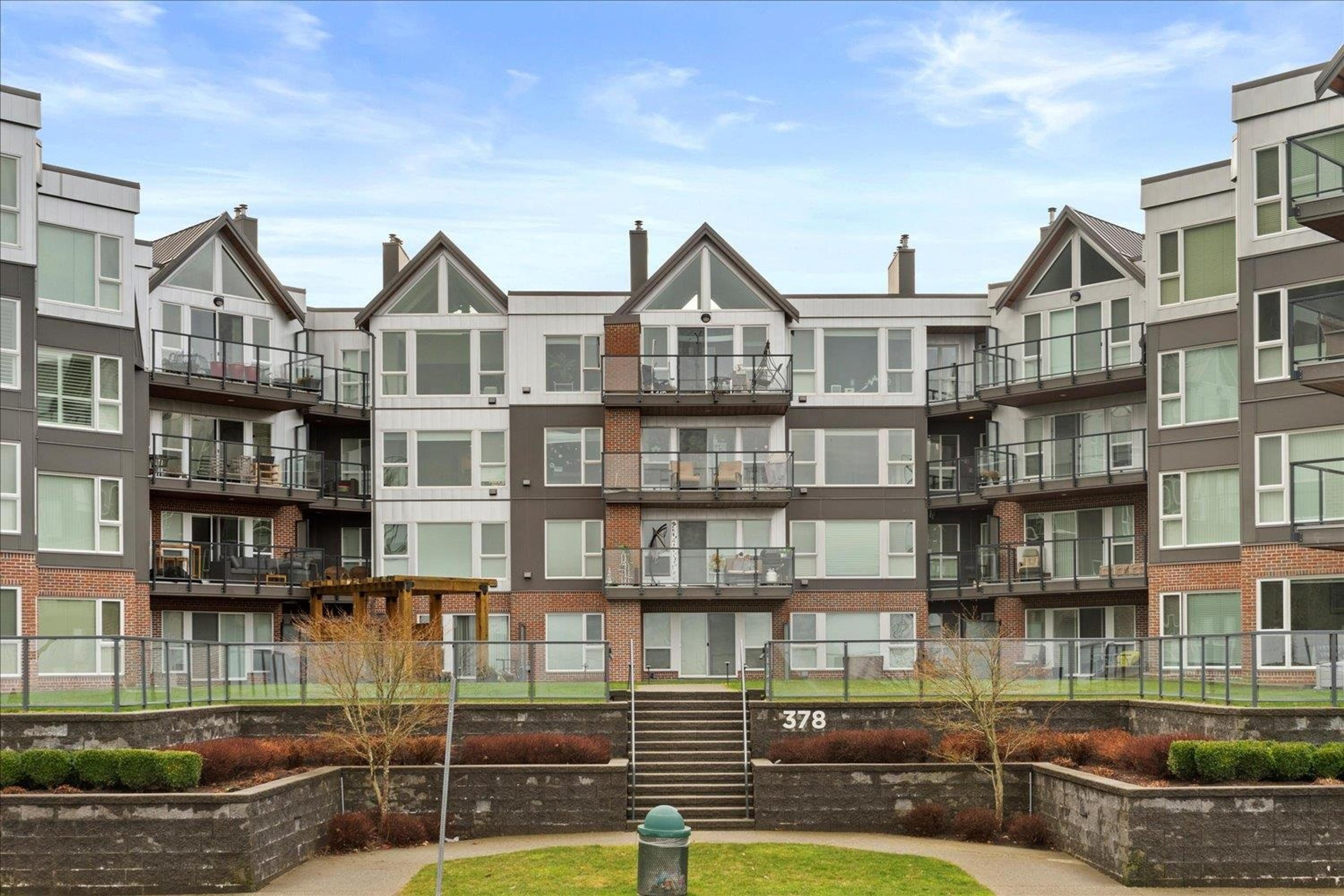 378 Esplanade Avenue, Harrison Hot Springs - Exteriors - Full Complex View - Photo 1