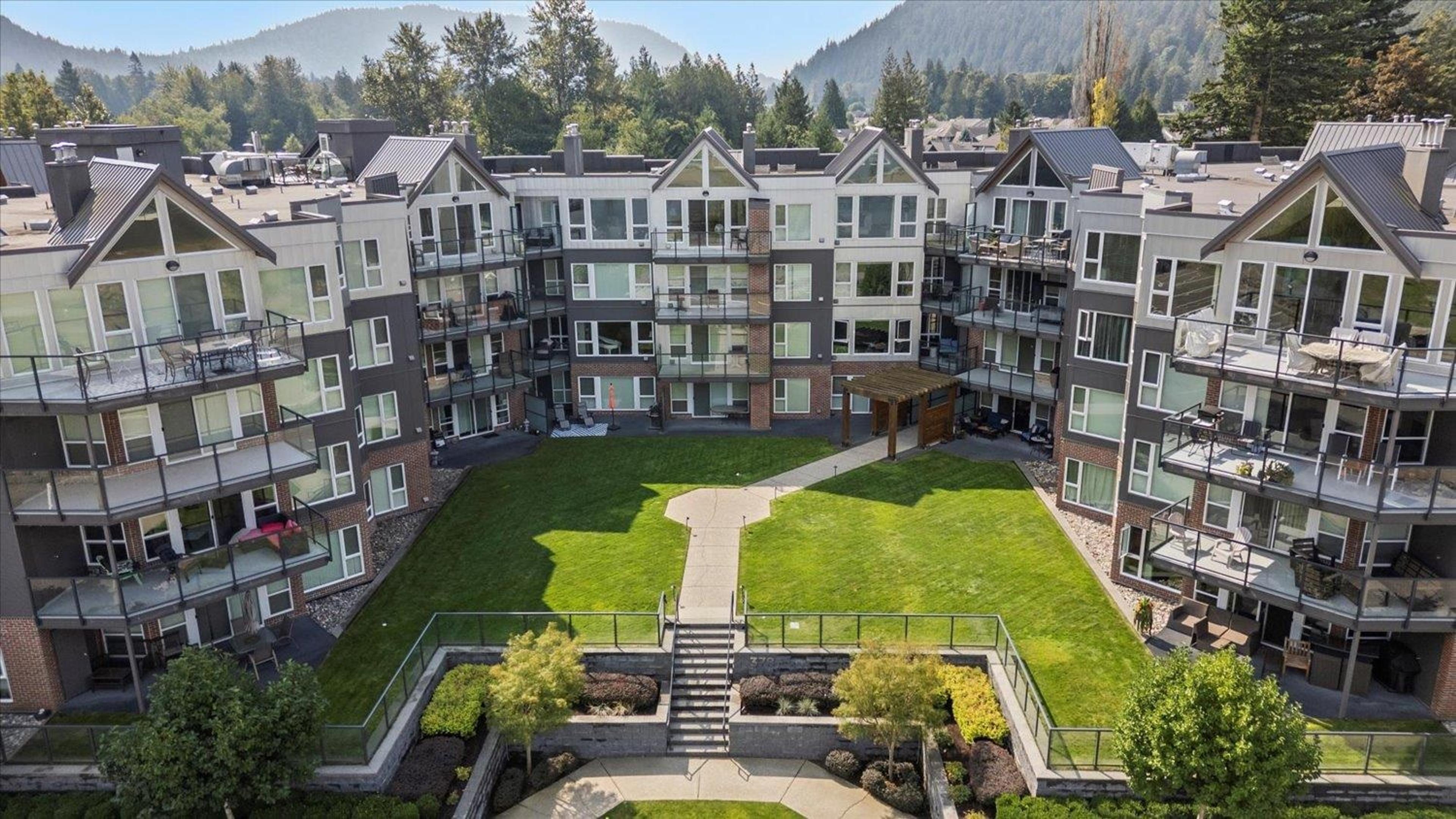 378 Esplanade Avenue, Harrison Hot Springs - Exteriors - Full Complex View, Drone/Aerial View - Photo 8