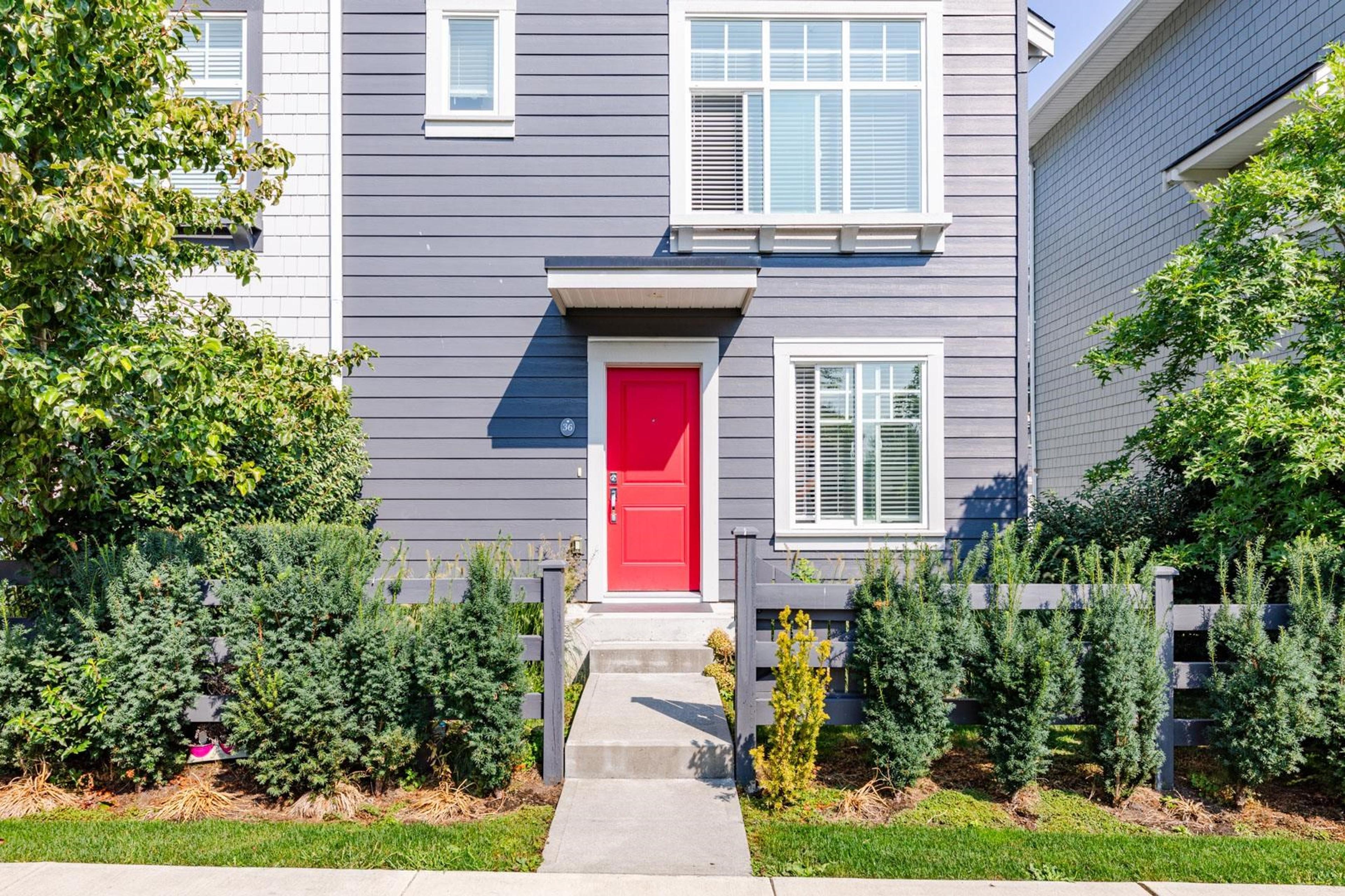 15489 99a Avenue, Surrey - Exteriors - Photo 1