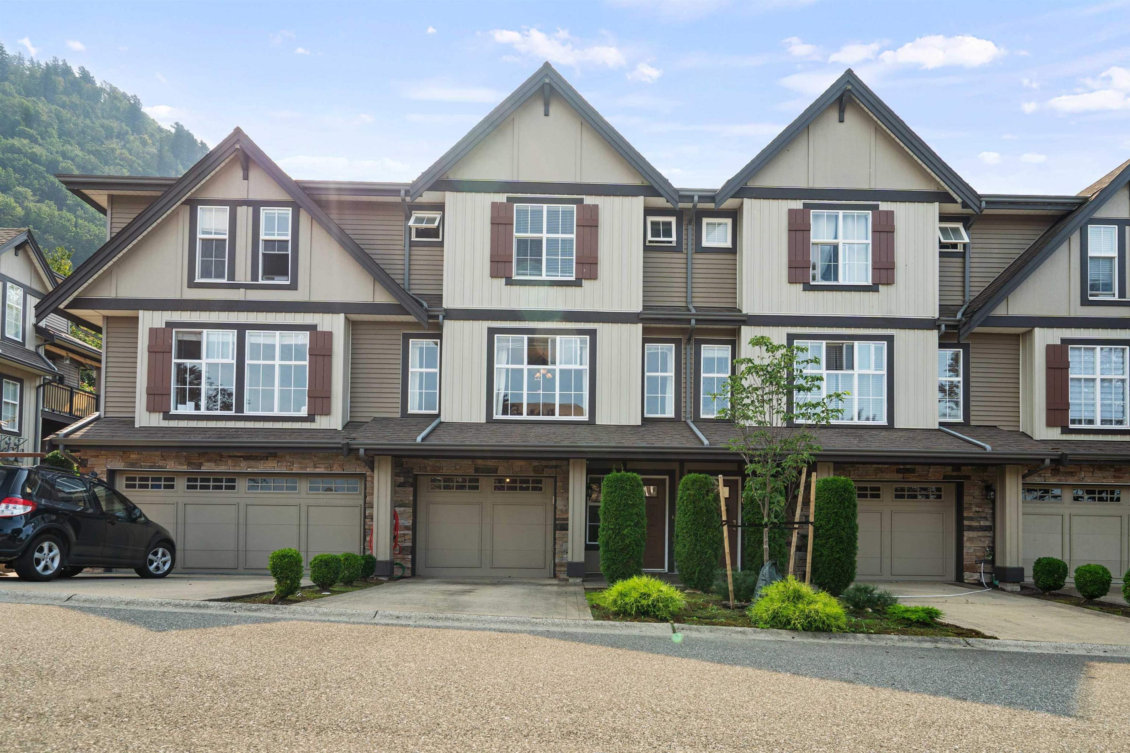 5900 Jinkerson Road, Chilliwack - Exteriors - Full Complex View - Photo 4