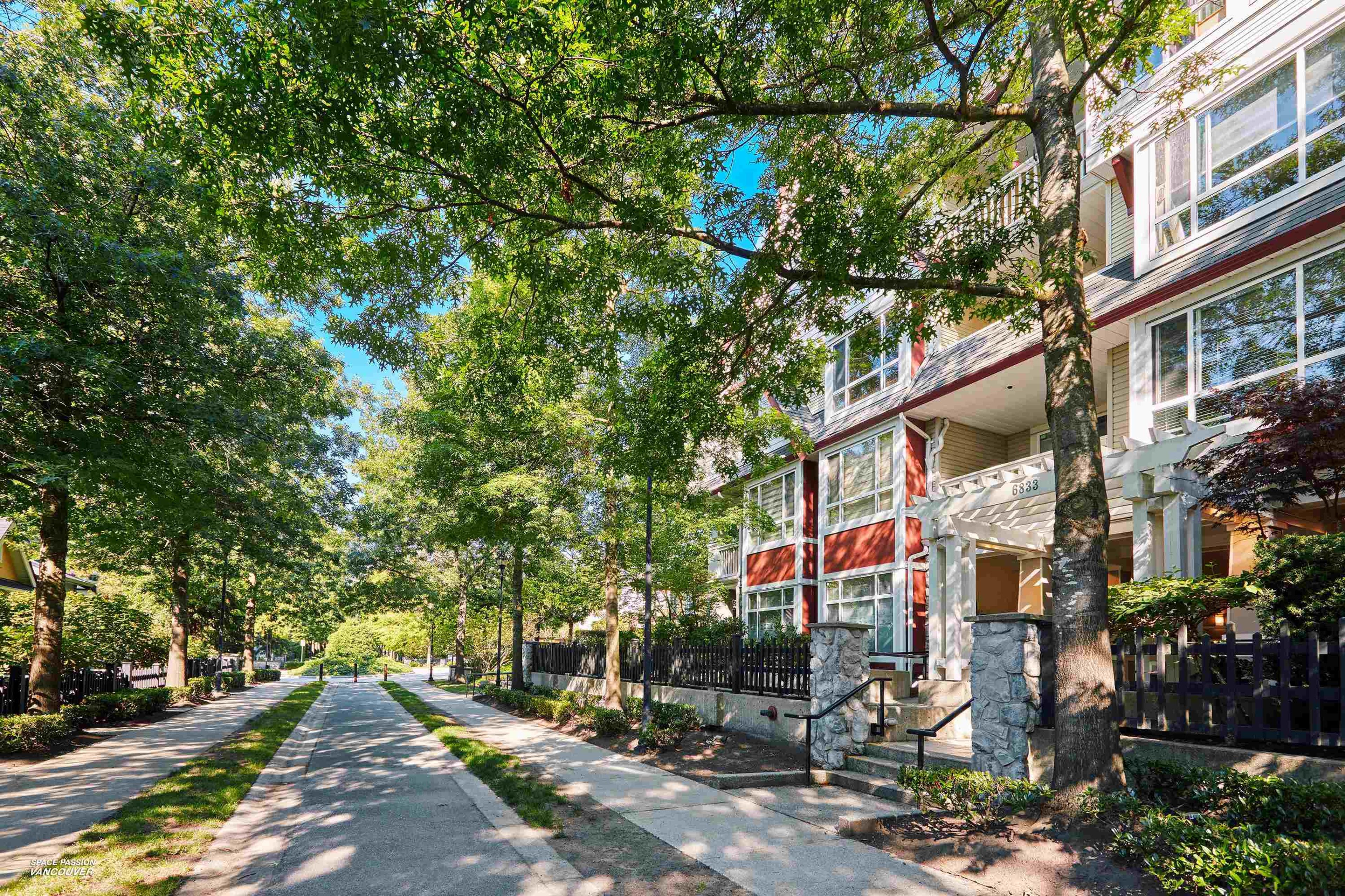 6833 Village Green, Burnaby - Exteriors - Photo 3