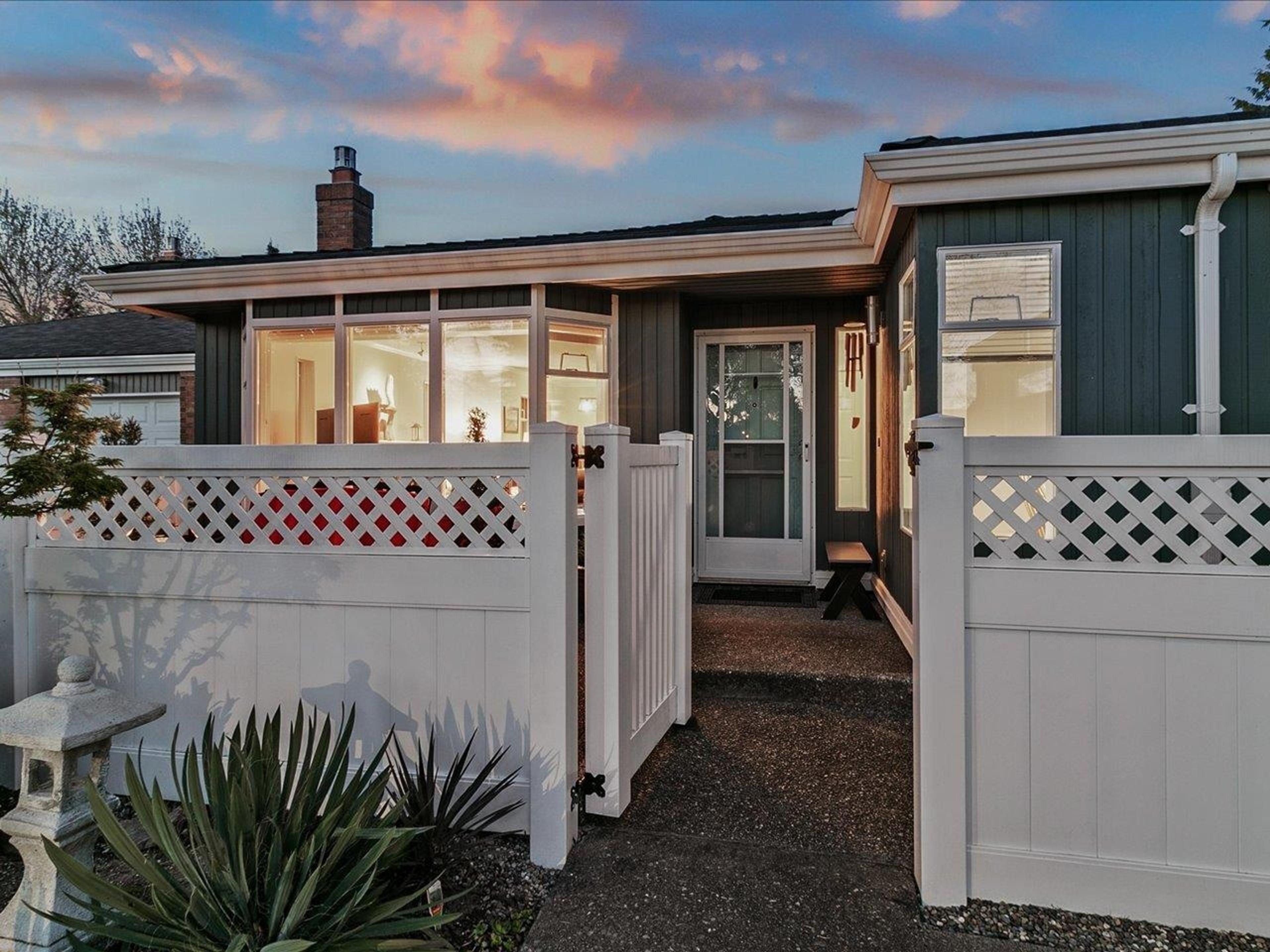 14271 18a Avenue, Surrey - Exteriors - Photo 3