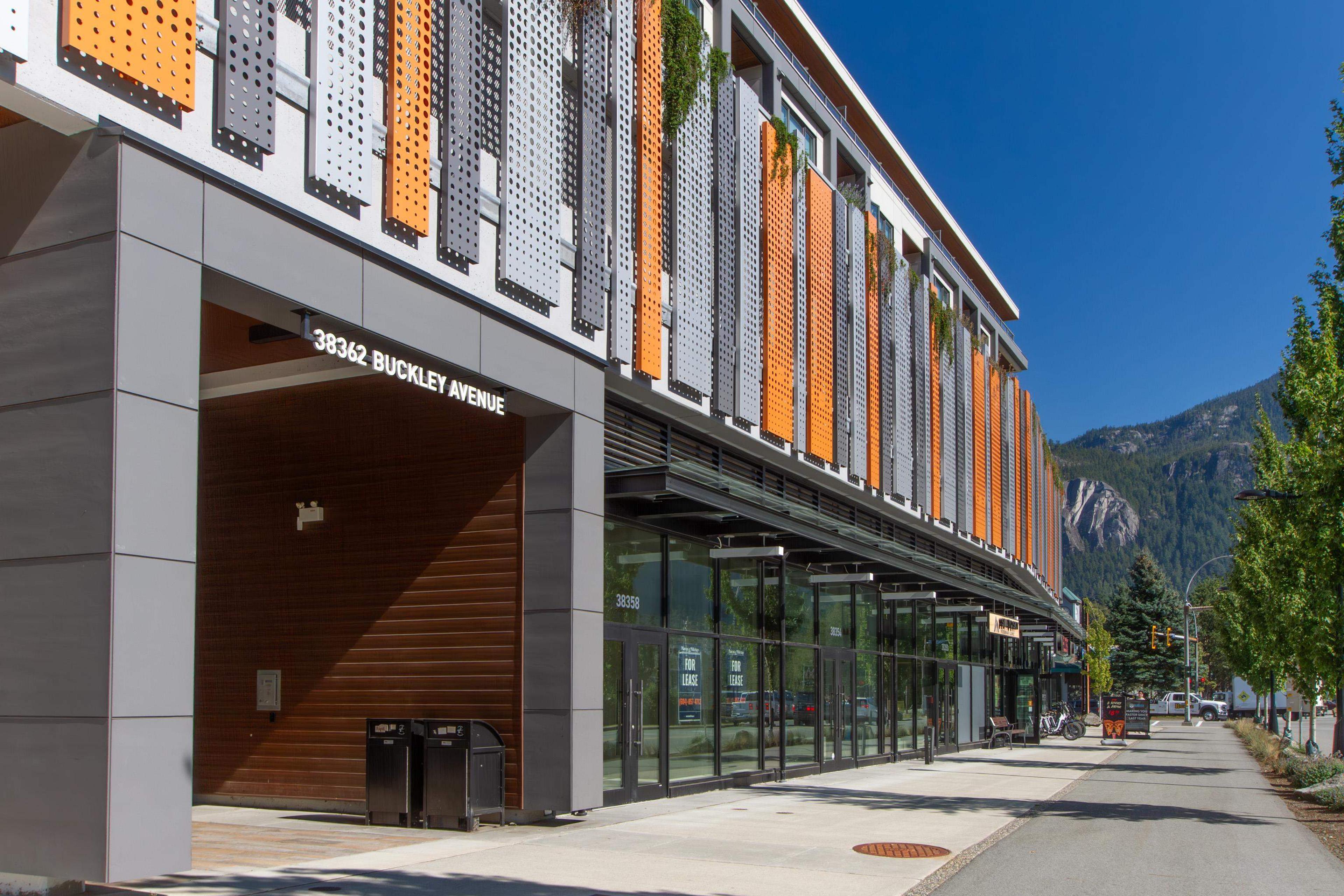 38362 Buckley Avenue, Squamish - Exteriors - Photo 3