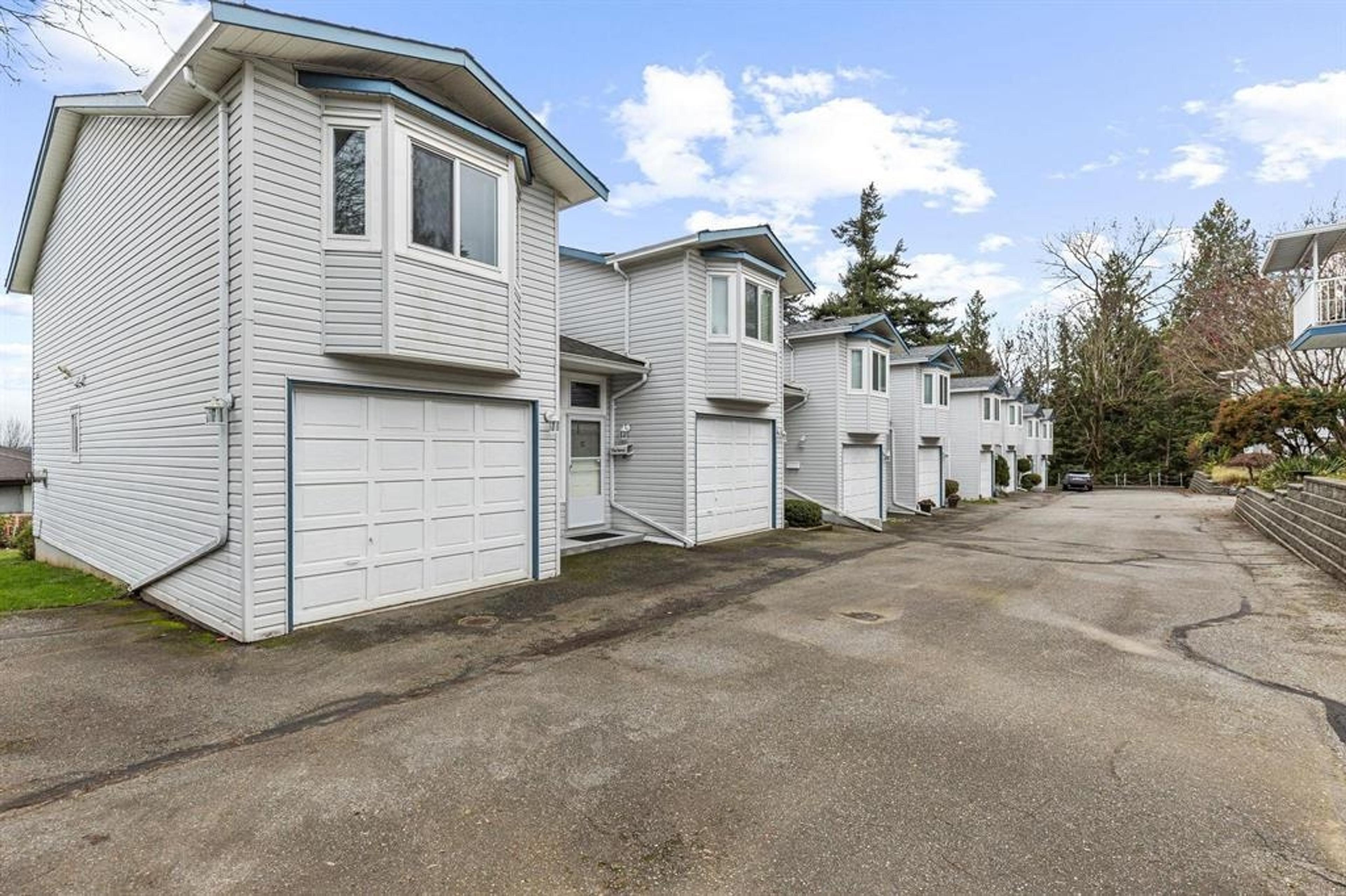 32752 4th Avenue, Mission - Exteriors - Full Complex View - Photo 5