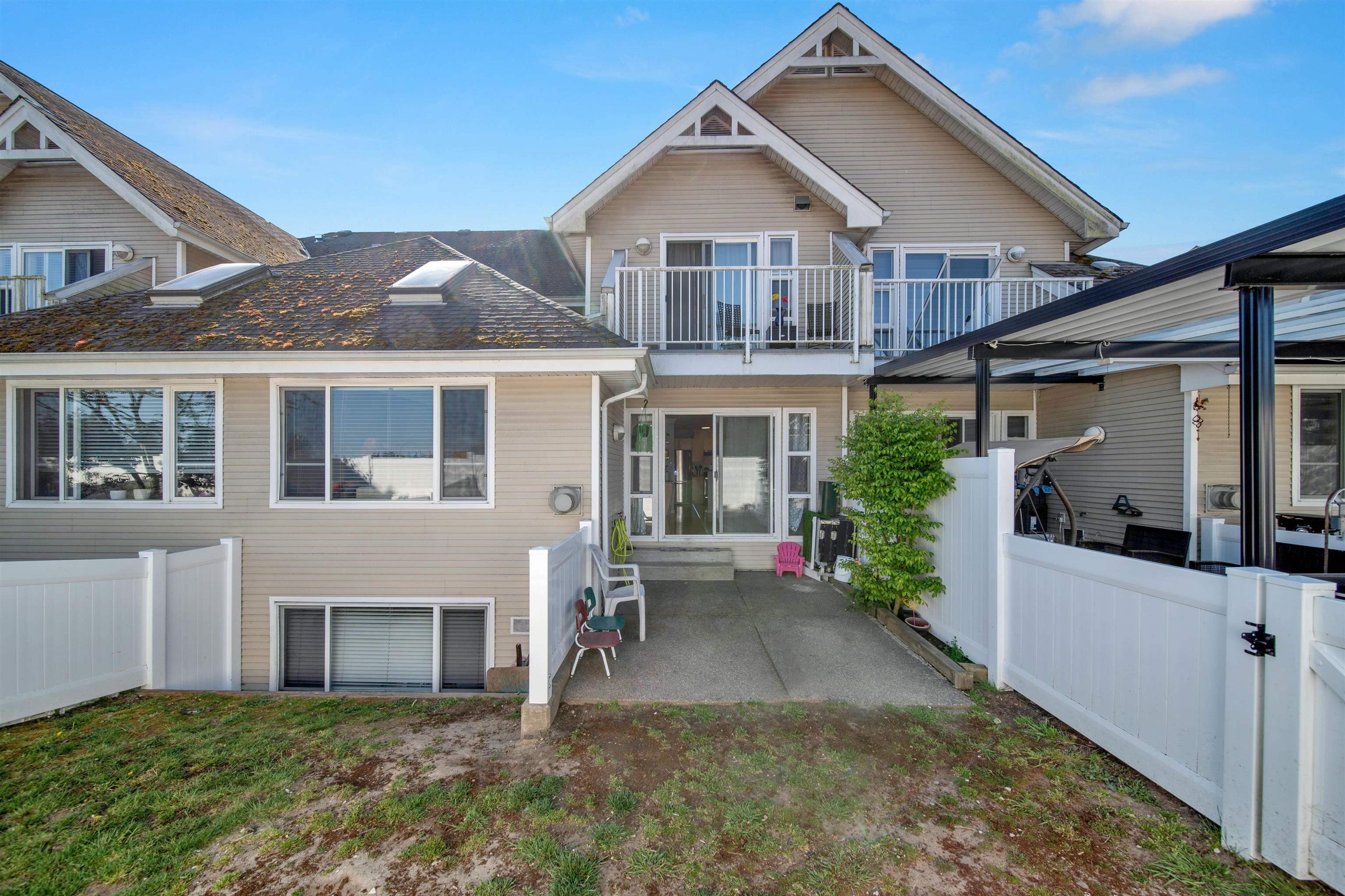 13918 58 Avenue, Surrey - Exteriors - Photo 6