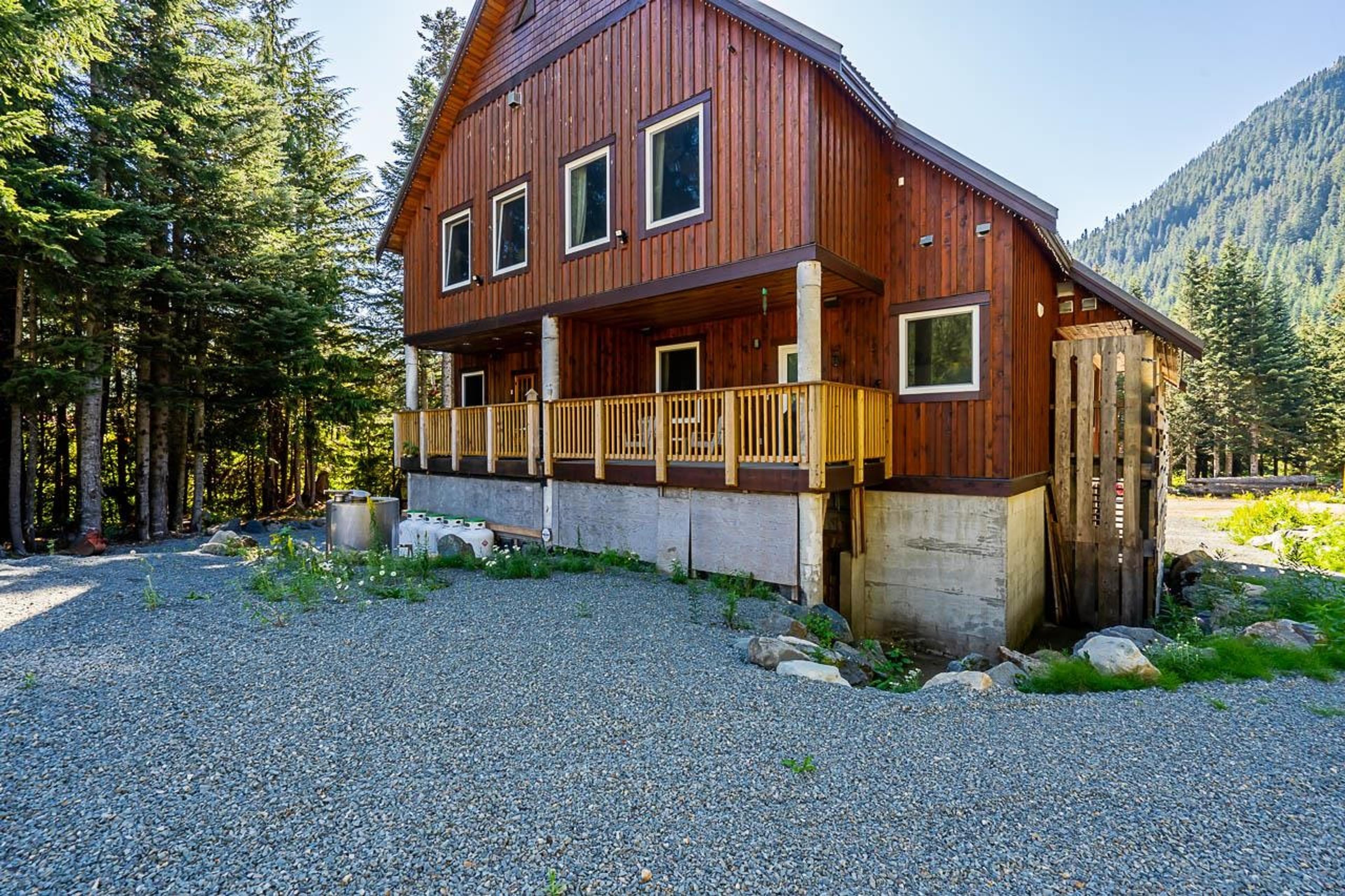 46933 Laurel Place, Agassiz - Exteriors - Photo 3