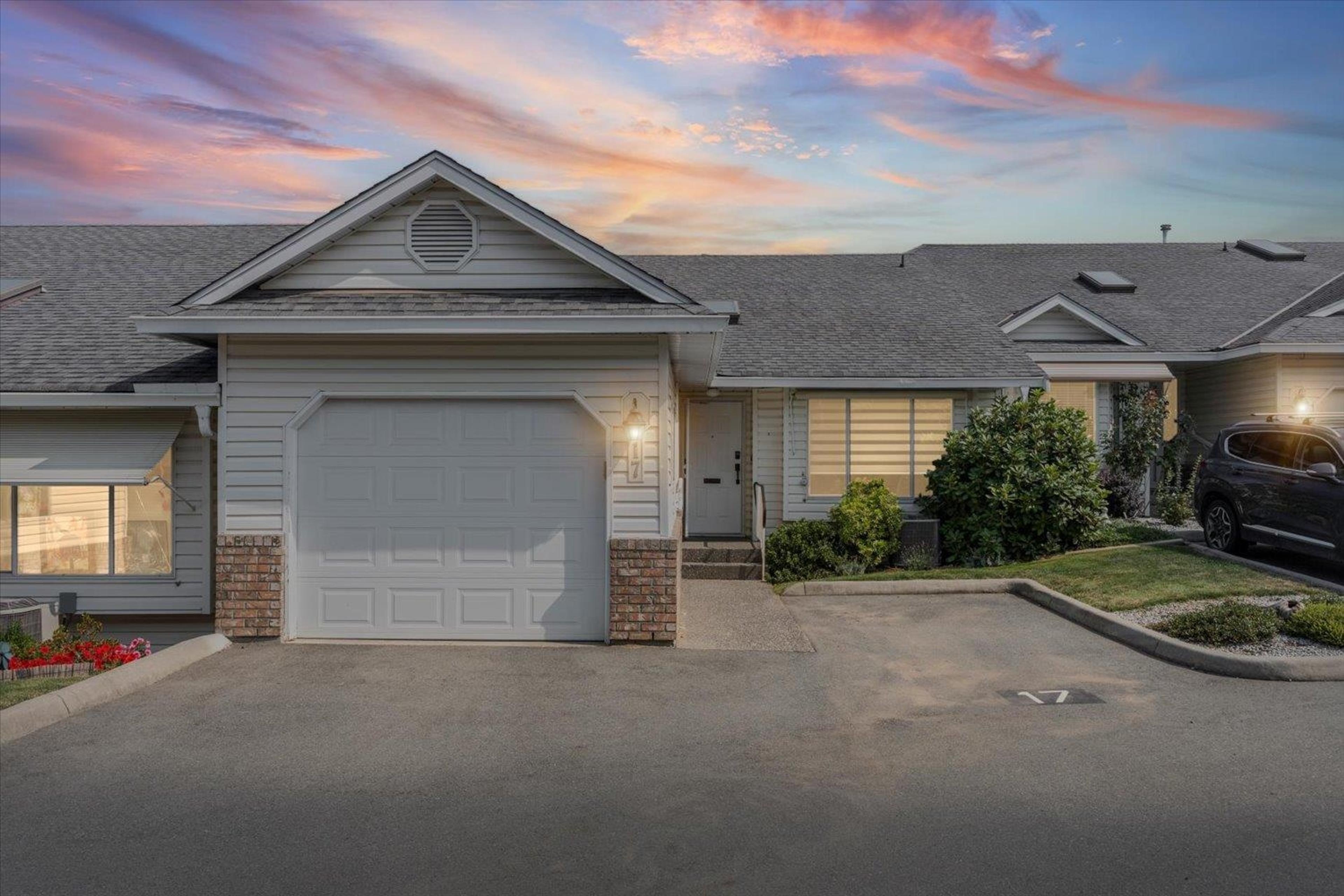 3054 Trafalgar Street, Abbotsford - Exteriors - Photo 2