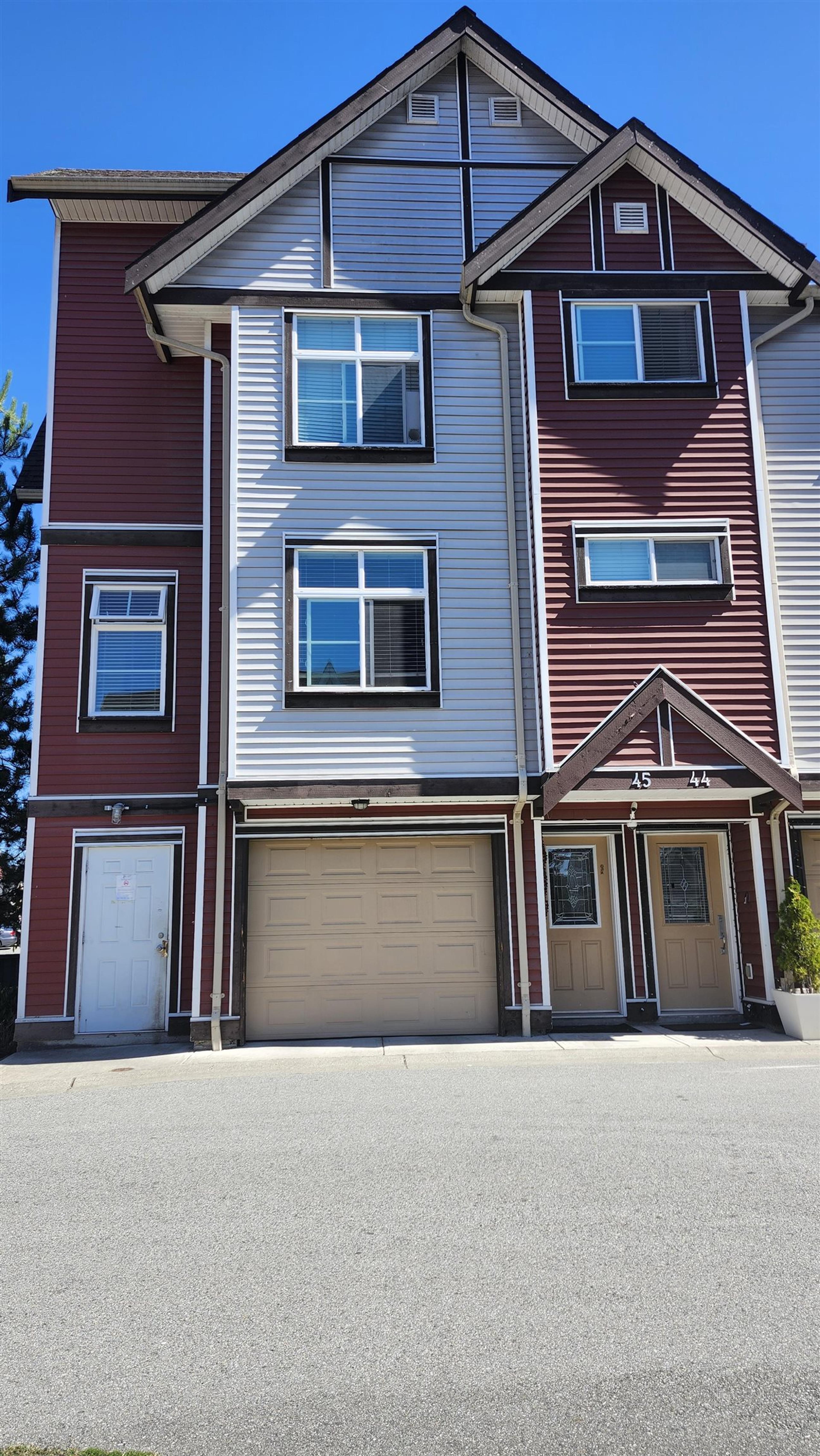 9405 121 Street, Surrey - Exteriors - Photo 1