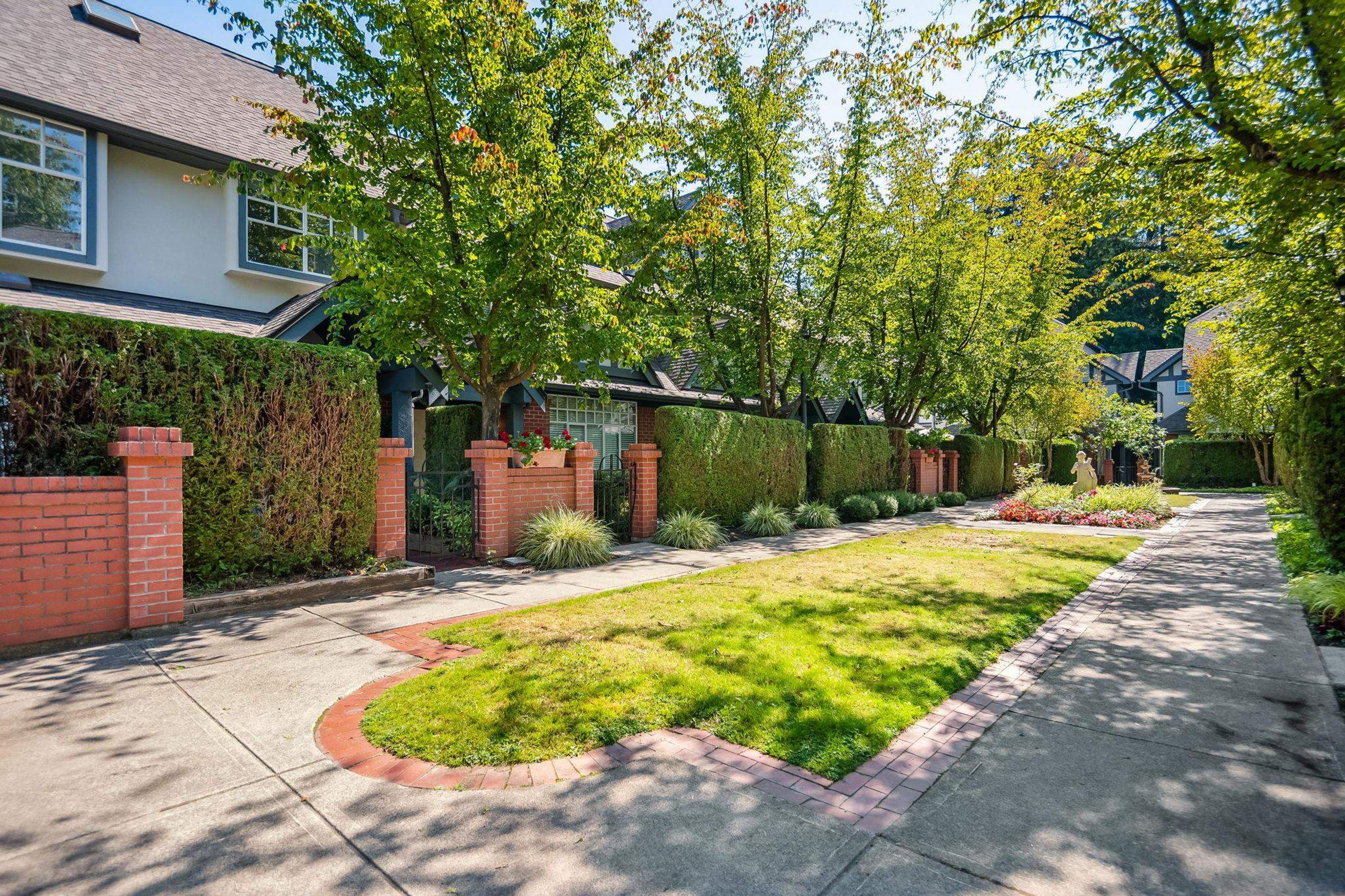 5880 Hampton Place, Vancouver - Exteriors - Photo 4