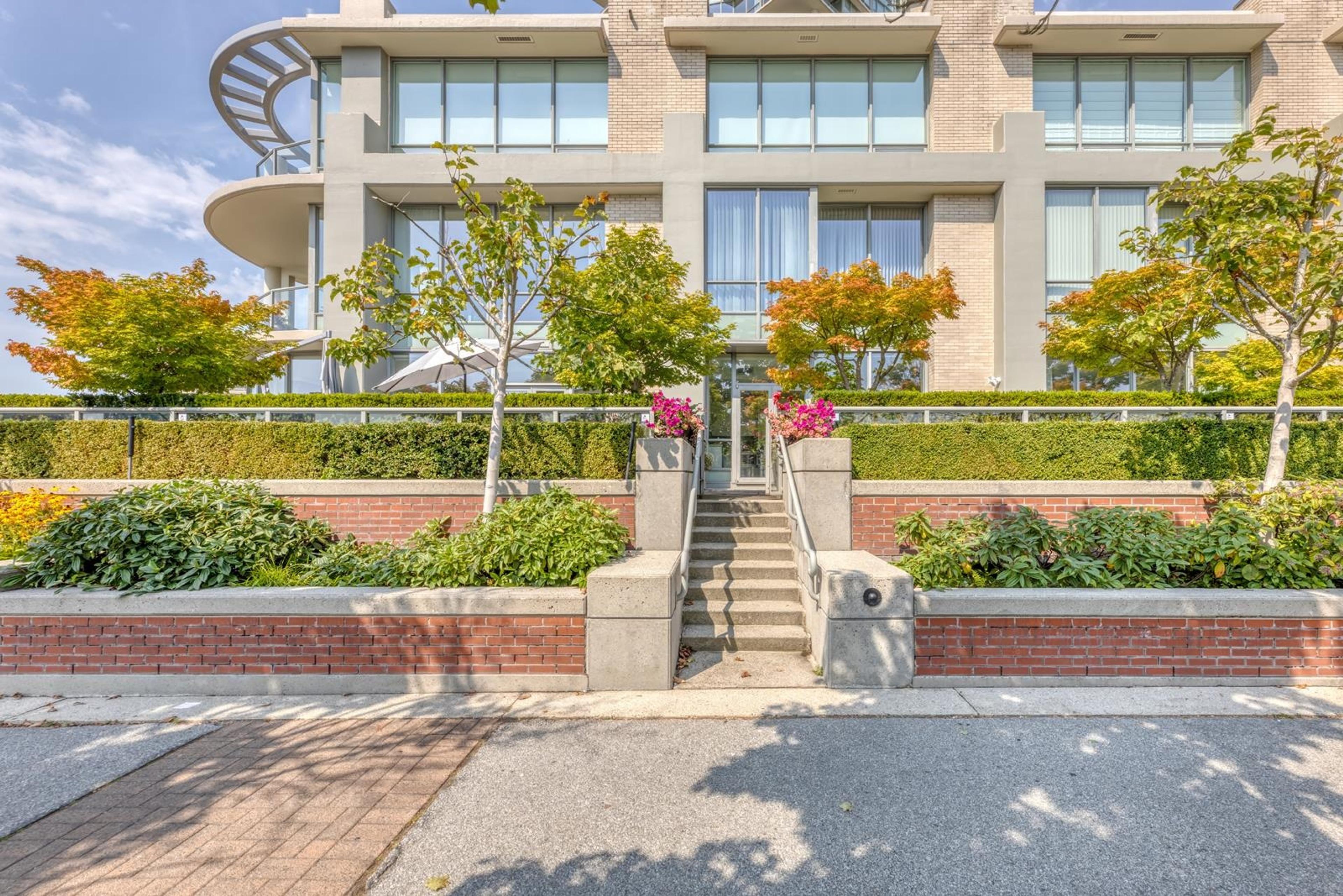 1328 Marinaside Crescent, Vancouver - Exteriors - Photo 3