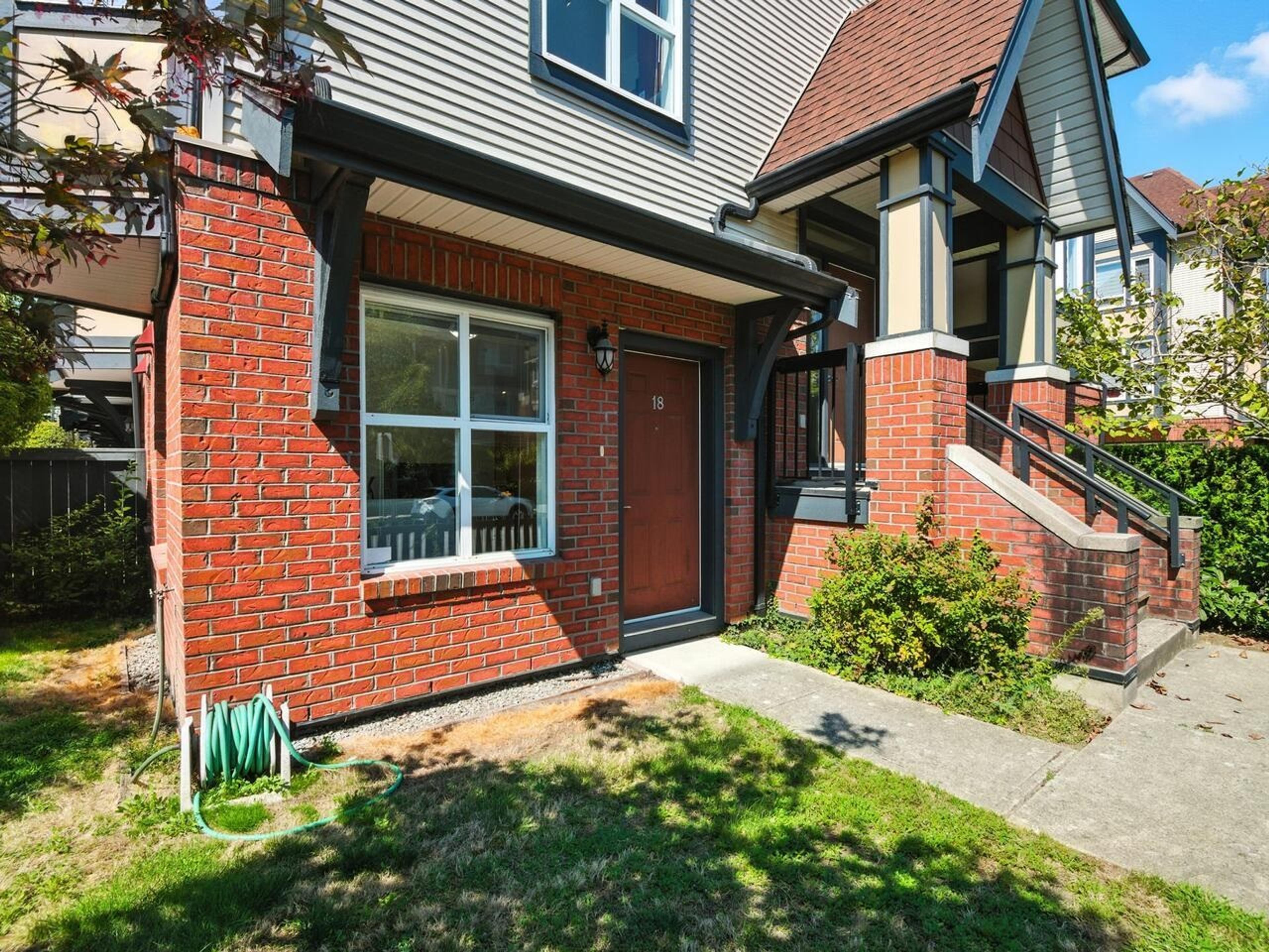 6099 Alder Street, Richmond - Exteriors - Photo 2