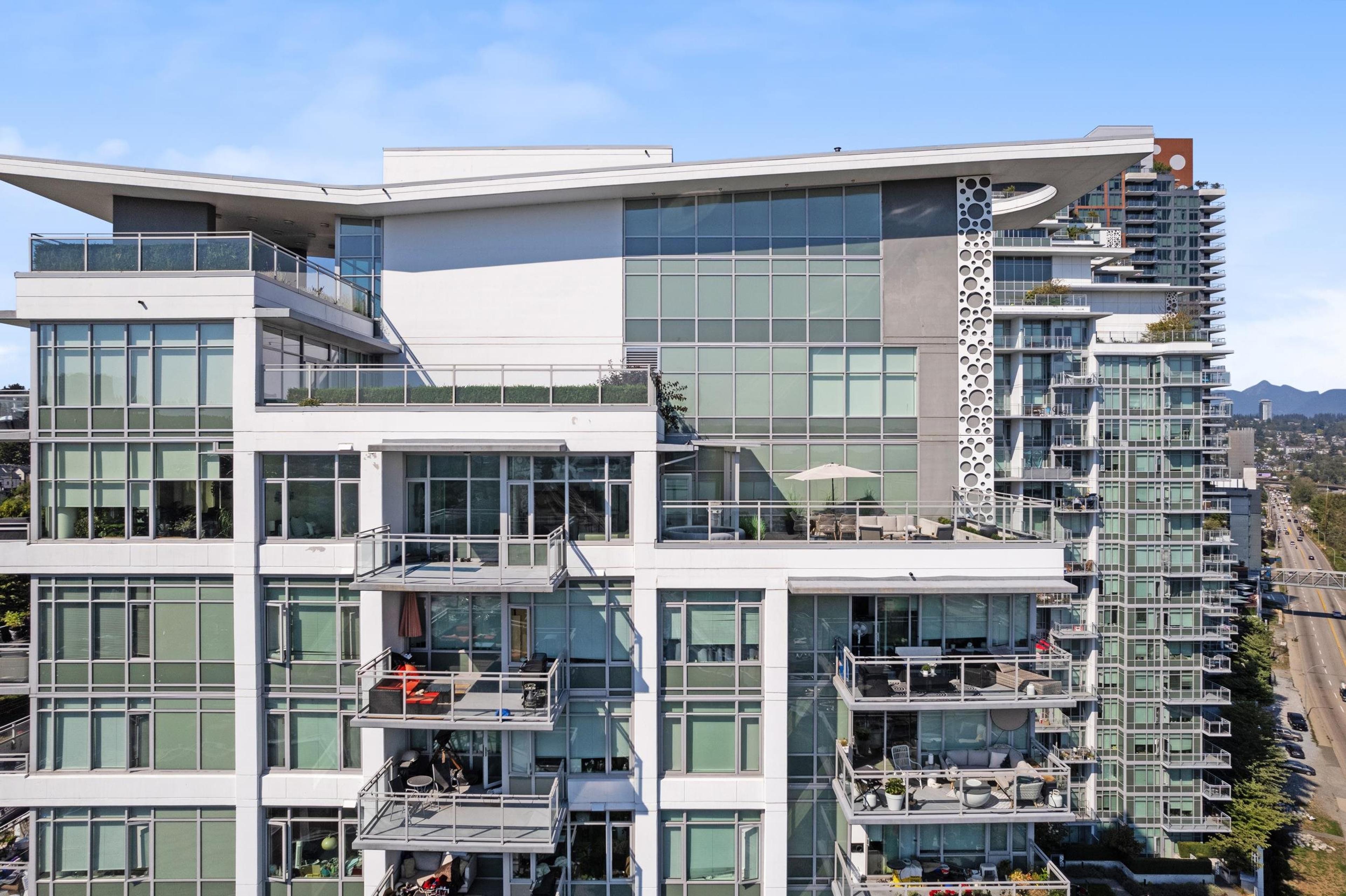 200 Nelson's Crescent, New Westminster - Exteriors - Photo 1