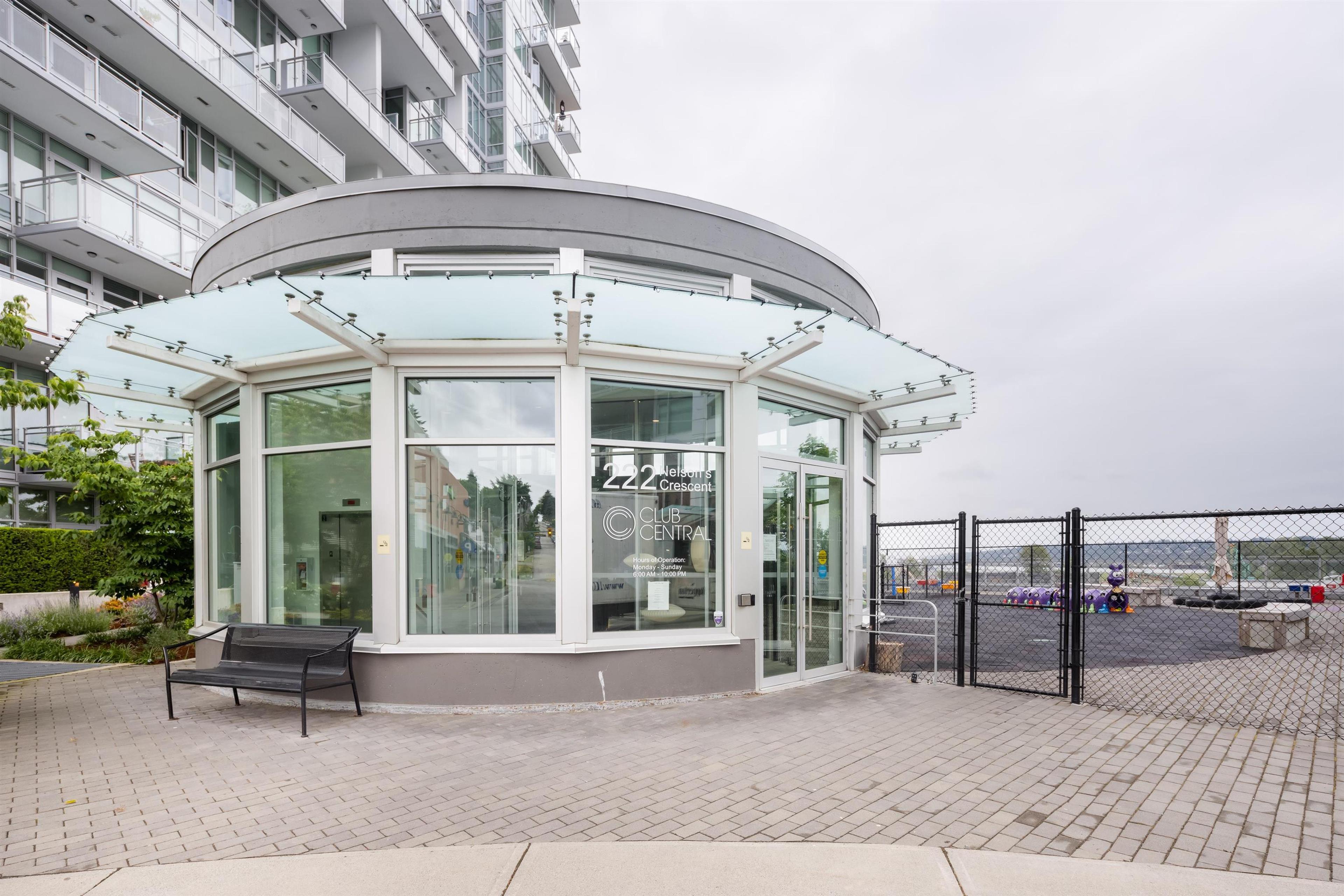 200 Nelson's Crescent, New Westminster - Exteriors - Photo 2