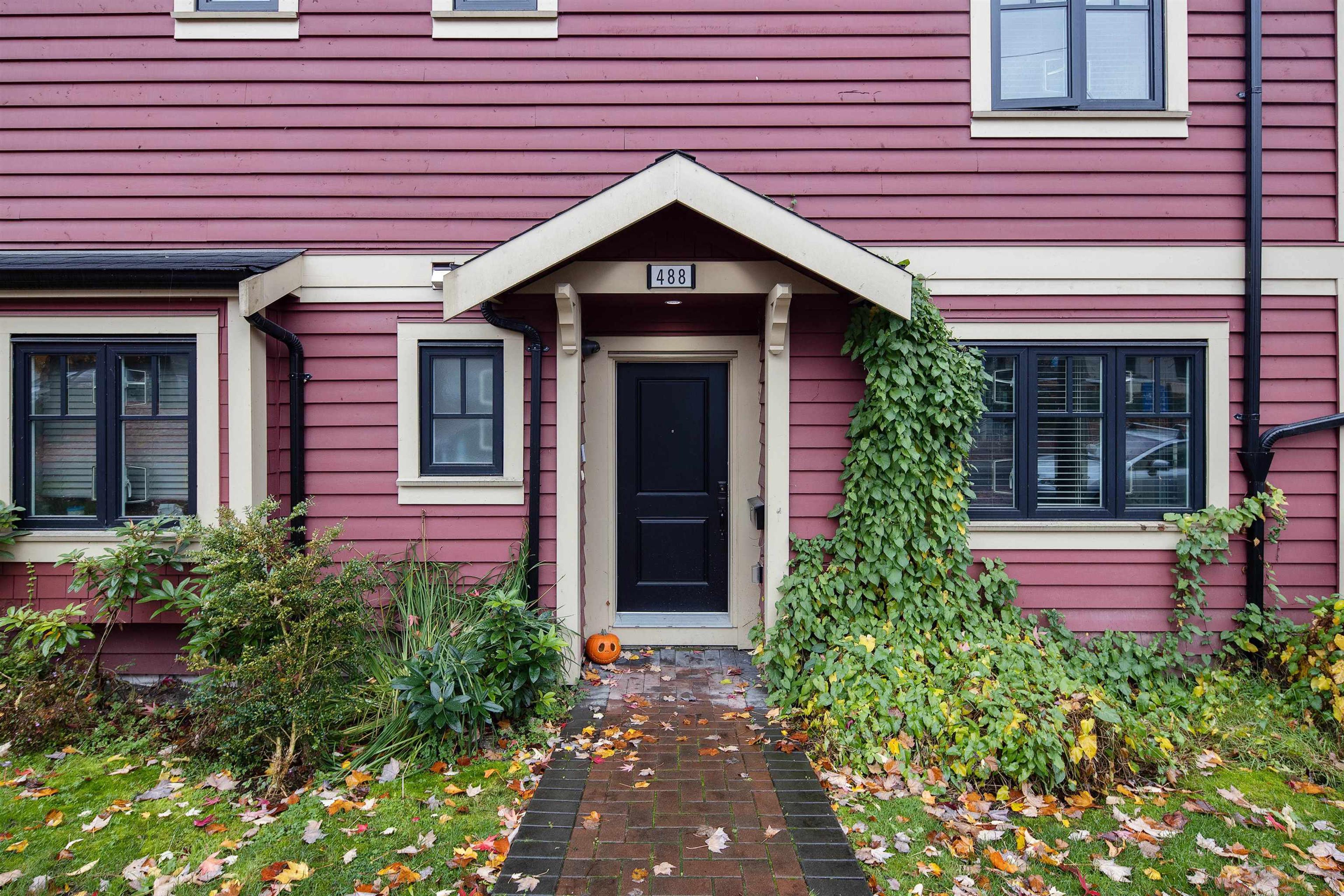 3103 St. George Street, Vancouver - Exteriors - Photo 1